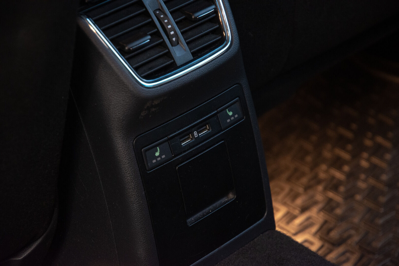 Skoda Octavia 2019 Combi 1,5 TSI Style DSG Autom. - Suomi-auto | Webasto | Kahdet renkaat aluvantein | Ambient | Vetokoukku | Lämmitettävä Tuulilasi | Kamera | Navi | 
