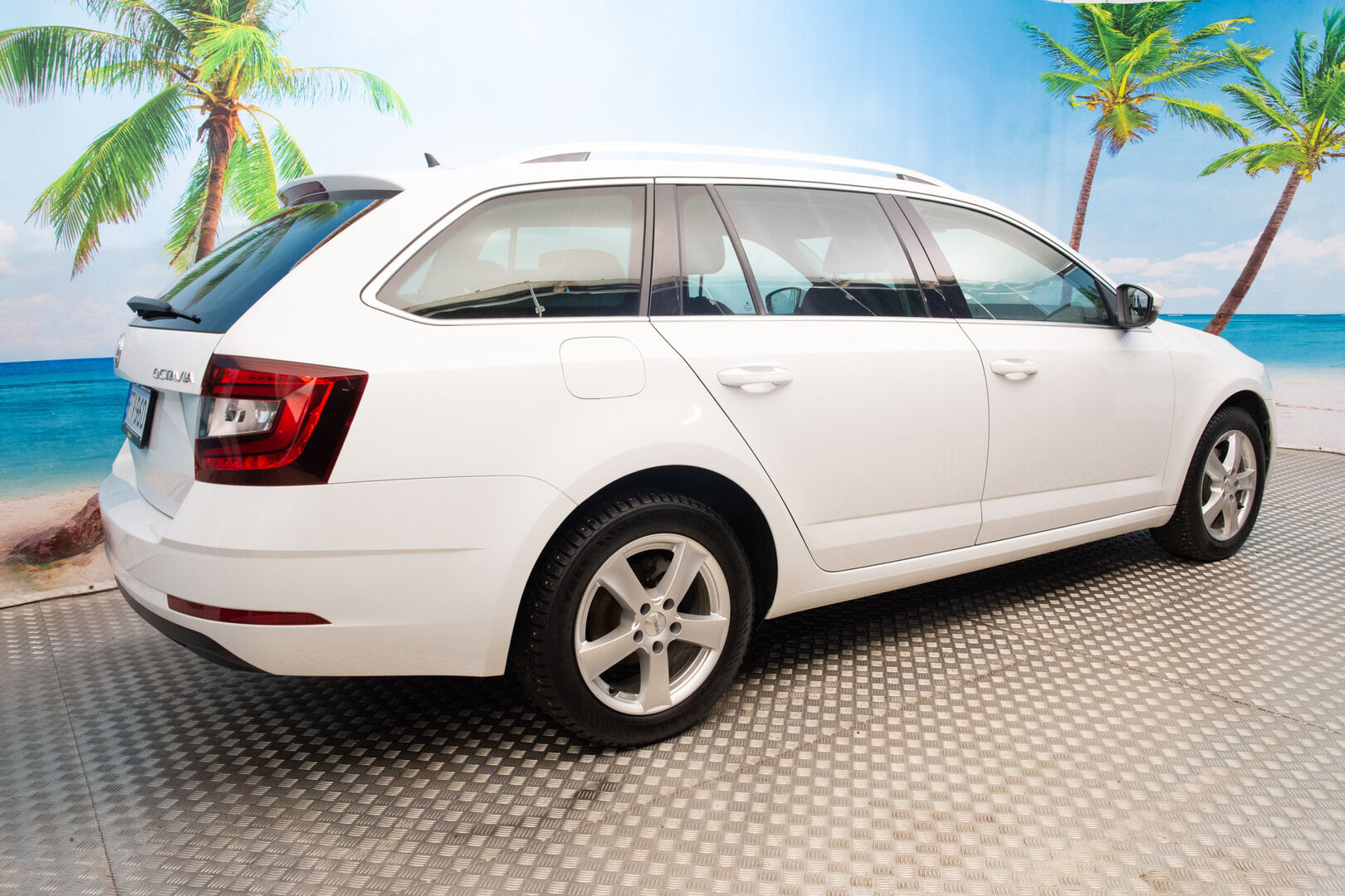 Skoda Octavia 2019 Combi 1,5 TSI Style DSG Autom. - Suomi-auto | Webasto | Kahdet renkaat aluvantein | Ambient | Vetokoukku | Lämmitettävä Tuulilasi | Kamera | Navi | 