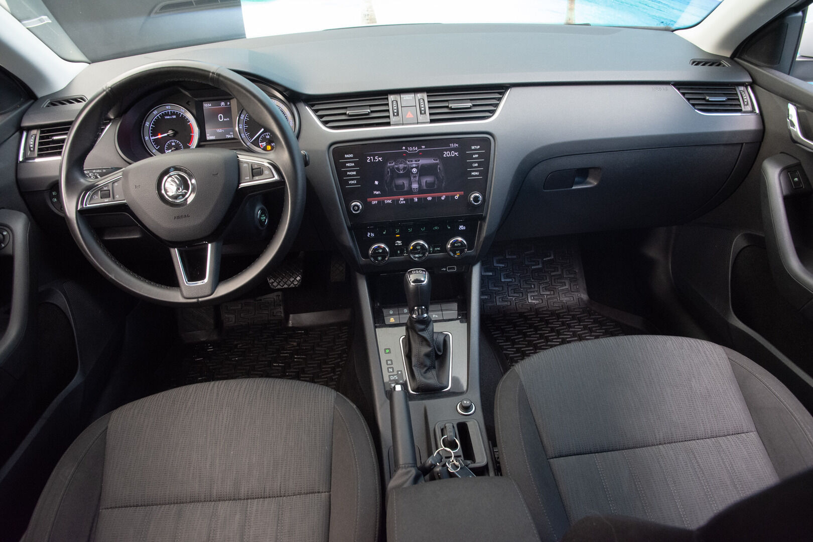 Skoda Octavia 2019 Combi 1,5 TSI Style DSG Autom. - Suomi-auto | Webasto | Kahdet renkaat aluvantein | Ambient | Vetokoukku | Lämmitettävä Tuulilasi | Kamera | Navi | 
