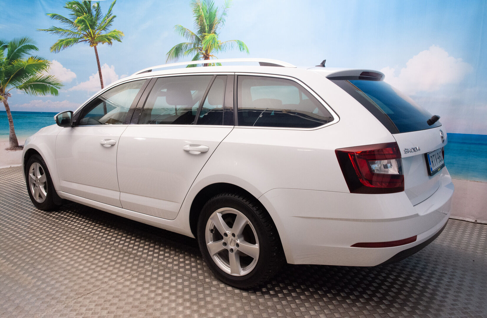 Skoda Octavia 2019 Combi 1,5 TSI Style DSG Autom. - Suomi-auto | Webasto | Kahdet renkaat aluvantein | Ambient | Vetokoukku | Lämmitettävä Tuulilasi | Kamera | Navi | 