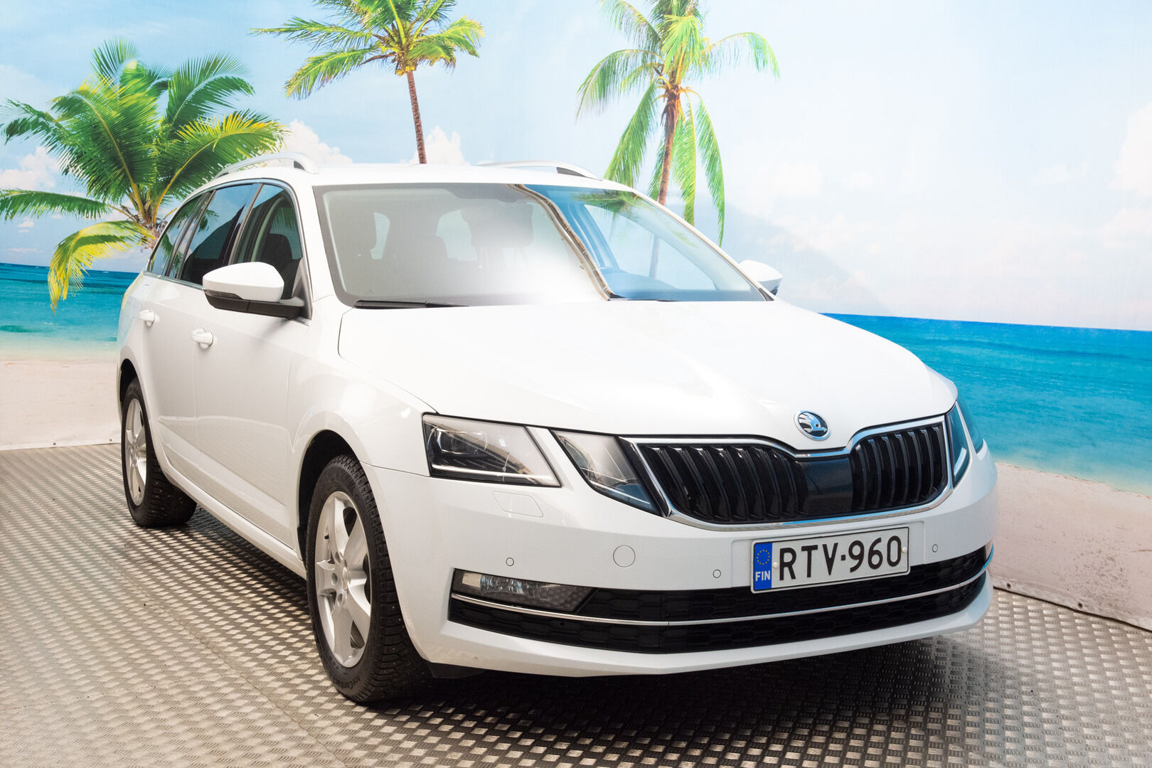 Skoda Octavia 2019 Combi 1,5 TSI Style DSG Autom. - Suomi-auto | Webasto | Kahdet renkaat aluvantein | Ambient | Vetokoukku | Lämmitettävä Tuulilasi | Kamera | Navi | 