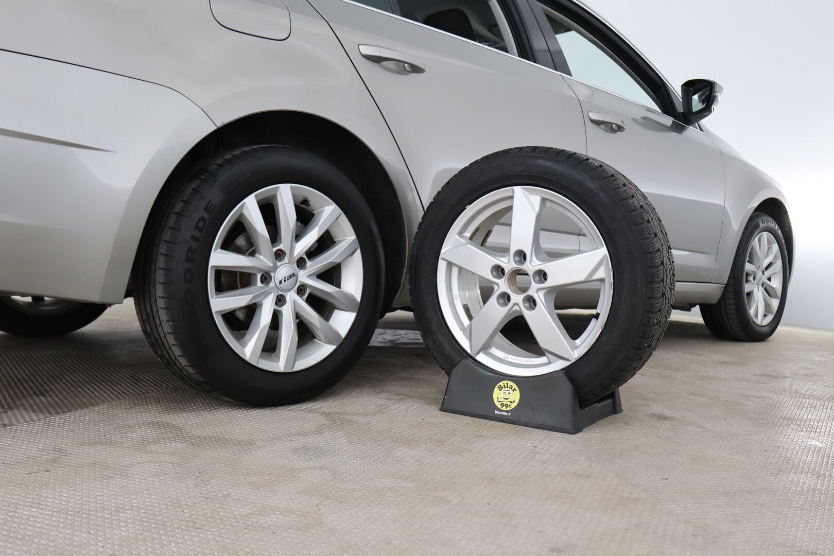 Skoda Octavia 2019 Combi 1,6 TDI Style DSG Autom. - ACC | Webasto | BLIS | P. Kamera | Keyless | Ambiente | S. Kontti | Hihna 04/26 | 2x Renkaat