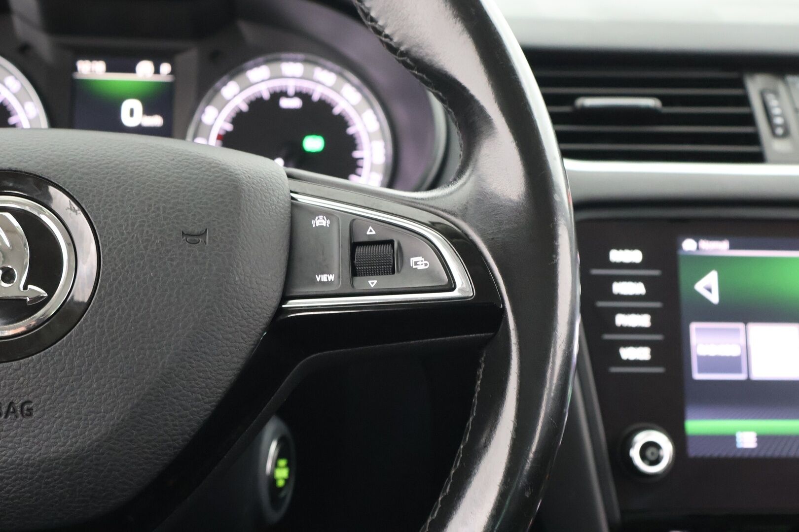 Skoda Octavia 2019 Combi 1,6 TDI Style DSG Autom. - ACC | Webasto | BLIS | P. Kamera | Keyless | Ambiente | S. Kontti | Hihna 04/26 | 2x Renkaat