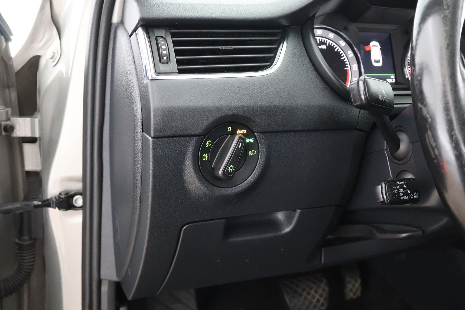 Skoda Octavia 2019 Combi 1,6 TDI Style DSG Autom. - ACC | Webasto | BLIS | P. Kamera | Keyless | Ambiente | S. Kontti | Hihna 04/26 | 2x Renkaat
