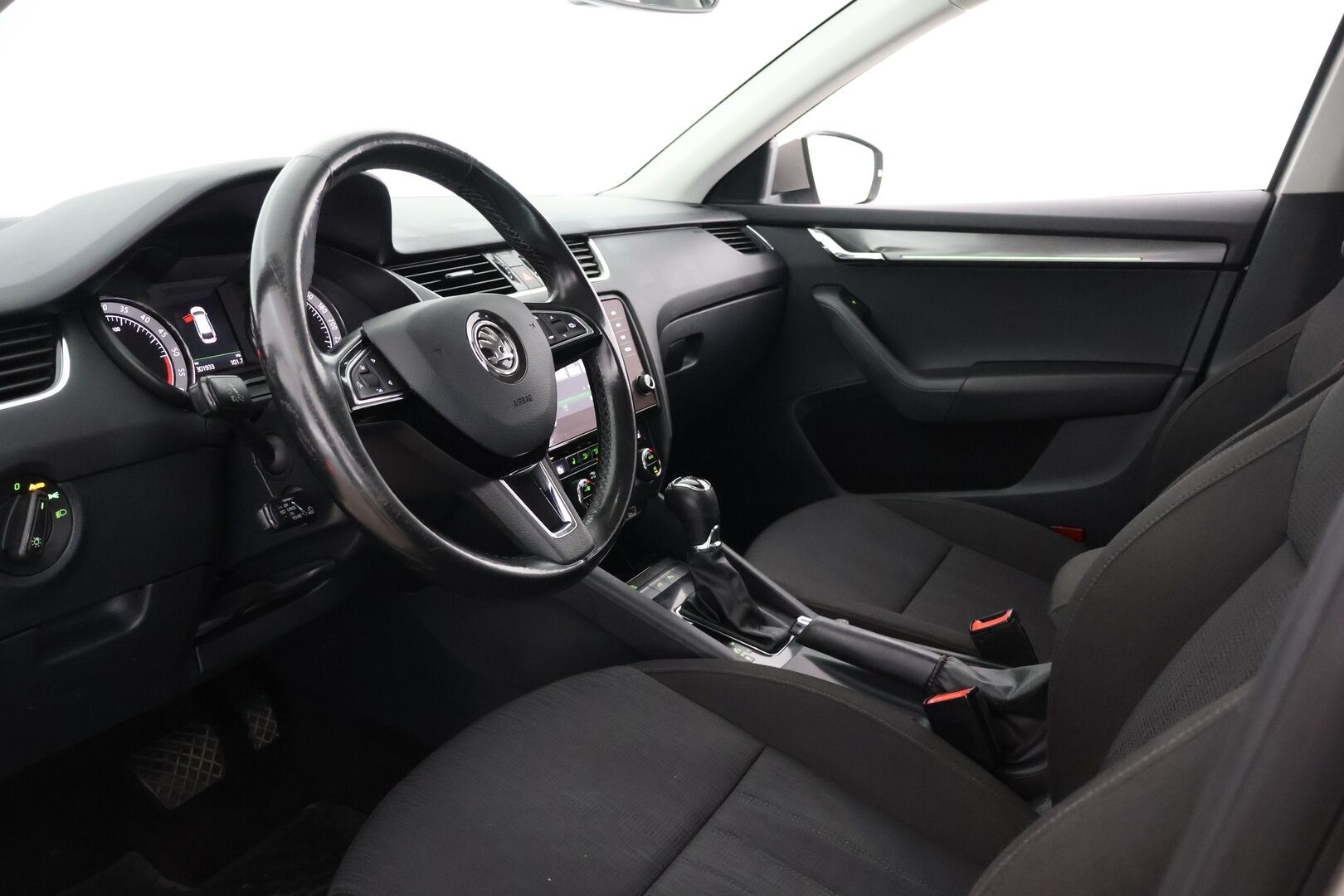 Skoda Octavia 2019 Combi 1,6 TDI Style DSG Autom. - ACC | Webasto | BLIS | P. Kamera | Keyless | Ambiente | S. Kontti | Hihna 04/26 | 2x Renkaat