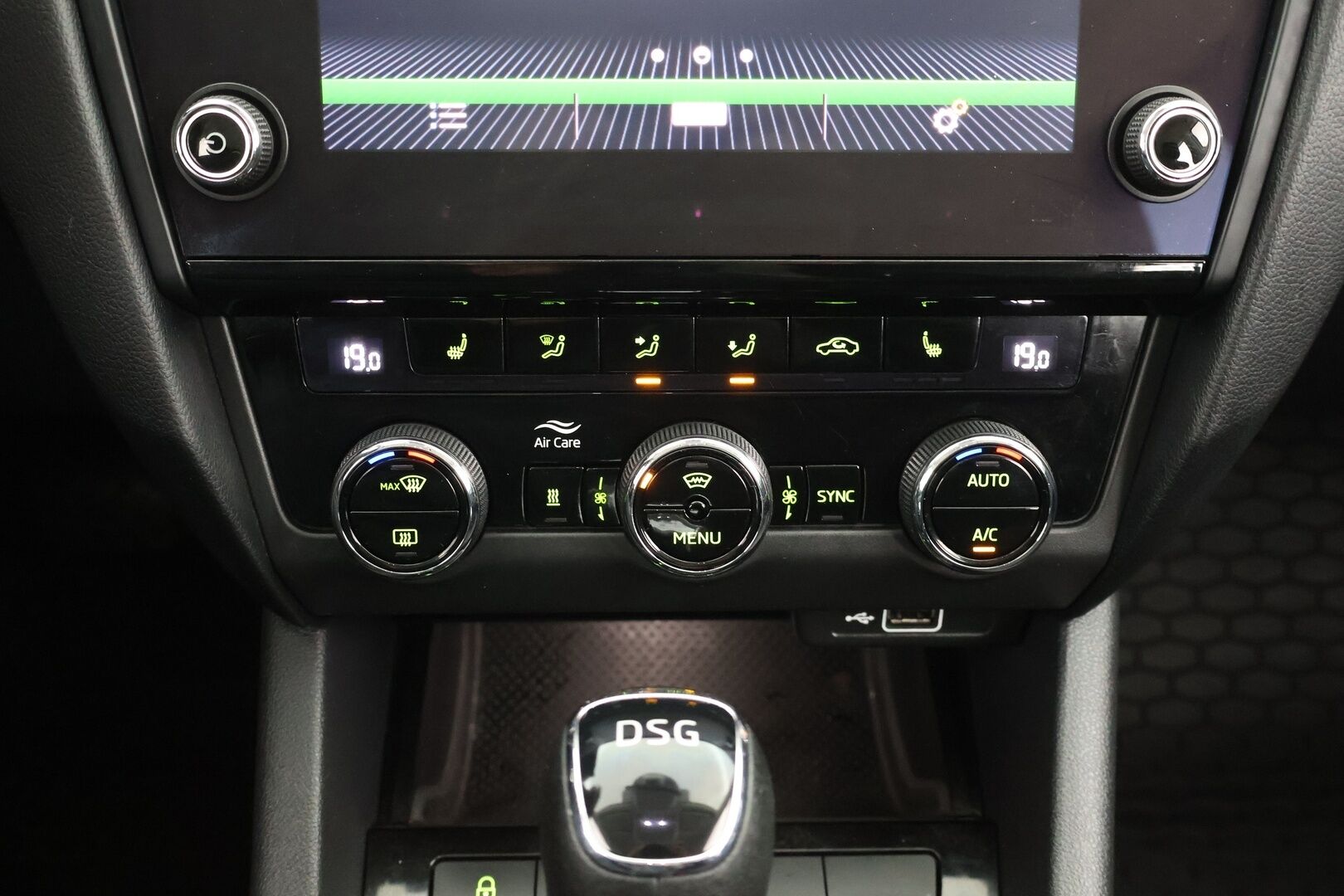 Skoda Octavia 2019 Combi 1,6 TDI Style DSG Autom. - ACC | Webasto | BLIS | P. Kamera | Keyless | Ambiente | S. Kontti | Hihna 04/26 | 2x Renkaat