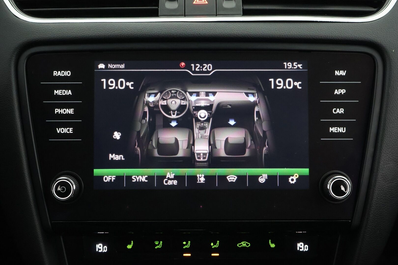 Skoda Octavia 2019 Combi 1,6 TDI Style DSG Autom. - ACC | Webasto | BLIS | P. Kamera | Keyless | Ambiente | S. Kontti | Hihna 04/26 | 2x Renkaat