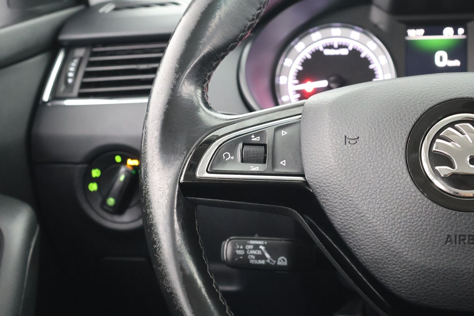 Skoda Octavia 2019 Combi 1,6 TDI Style DSG Autom. - ACC | Webasto | BLIS | P. Kamera | Keyless | Ambiente | S. Kontti | Hihna 04/26 | 2x Renkaat
