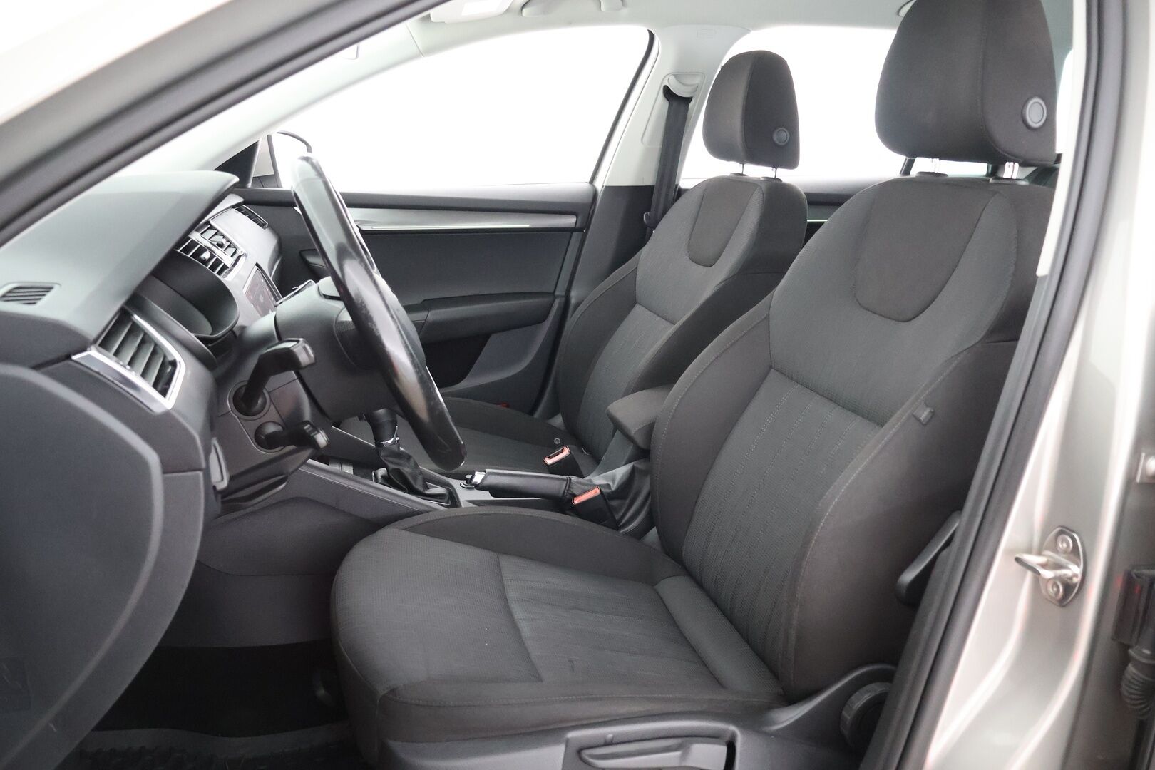 Skoda Octavia 2019 Combi 1,6 TDI Style DSG Autom. - ACC | Webasto | BLIS | P. Kamera | Keyless | Ambiente | S. Kontti | Hihna 04/26 | 2x Renkaat
