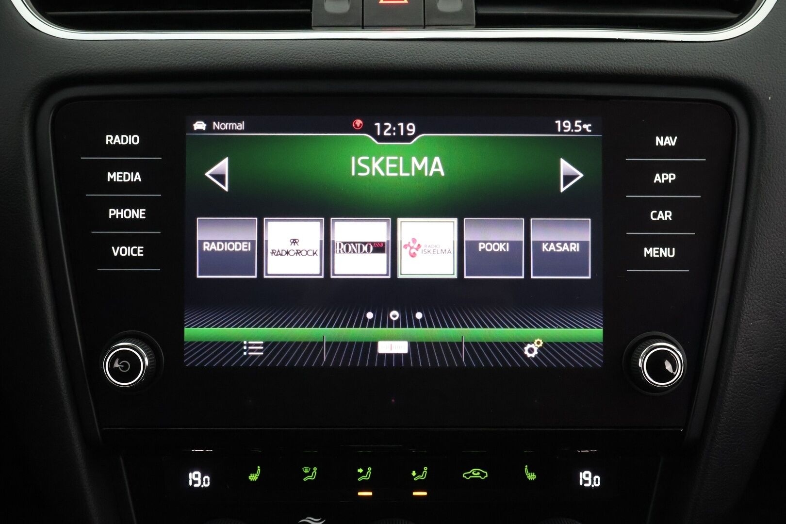 Skoda Octavia 2019 Combi 1,6 TDI Style DSG Autom. - ACC | Webasto | BLIS | P. Kamera | Keyless | Ambiente | S. Kontti | Hihna 04/26 | 2x Renkaat