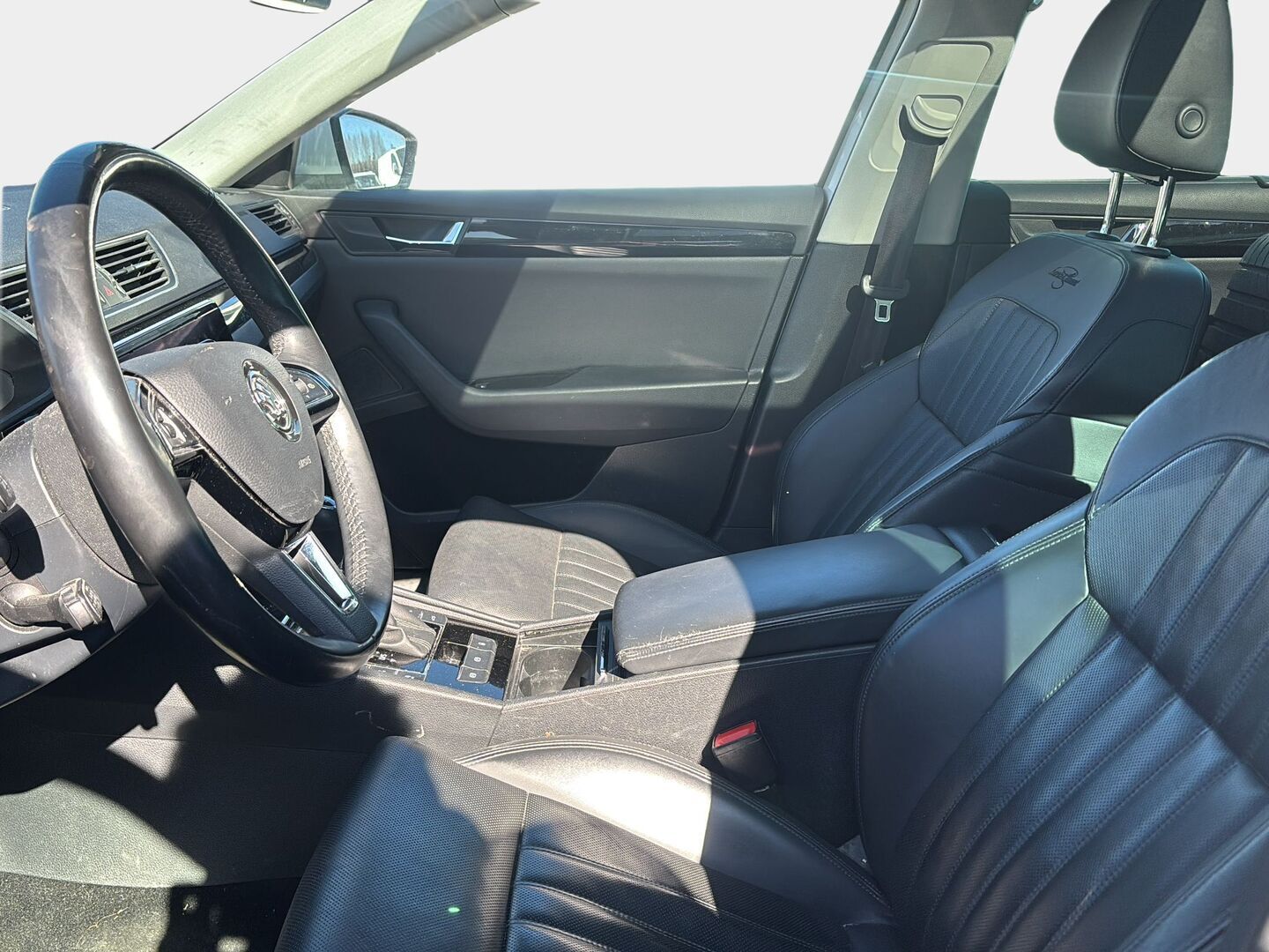 Skoda Superb 2019 Combi 2,0 TDI 190 4x4 L&K BusinessLine / Webasto / ACC / Neliveto! / - Siisti! / Webasto! / Juuri leimattu! / - HULLUT AVAJAISHULINAT KORKOTARJOUS 3,29 %