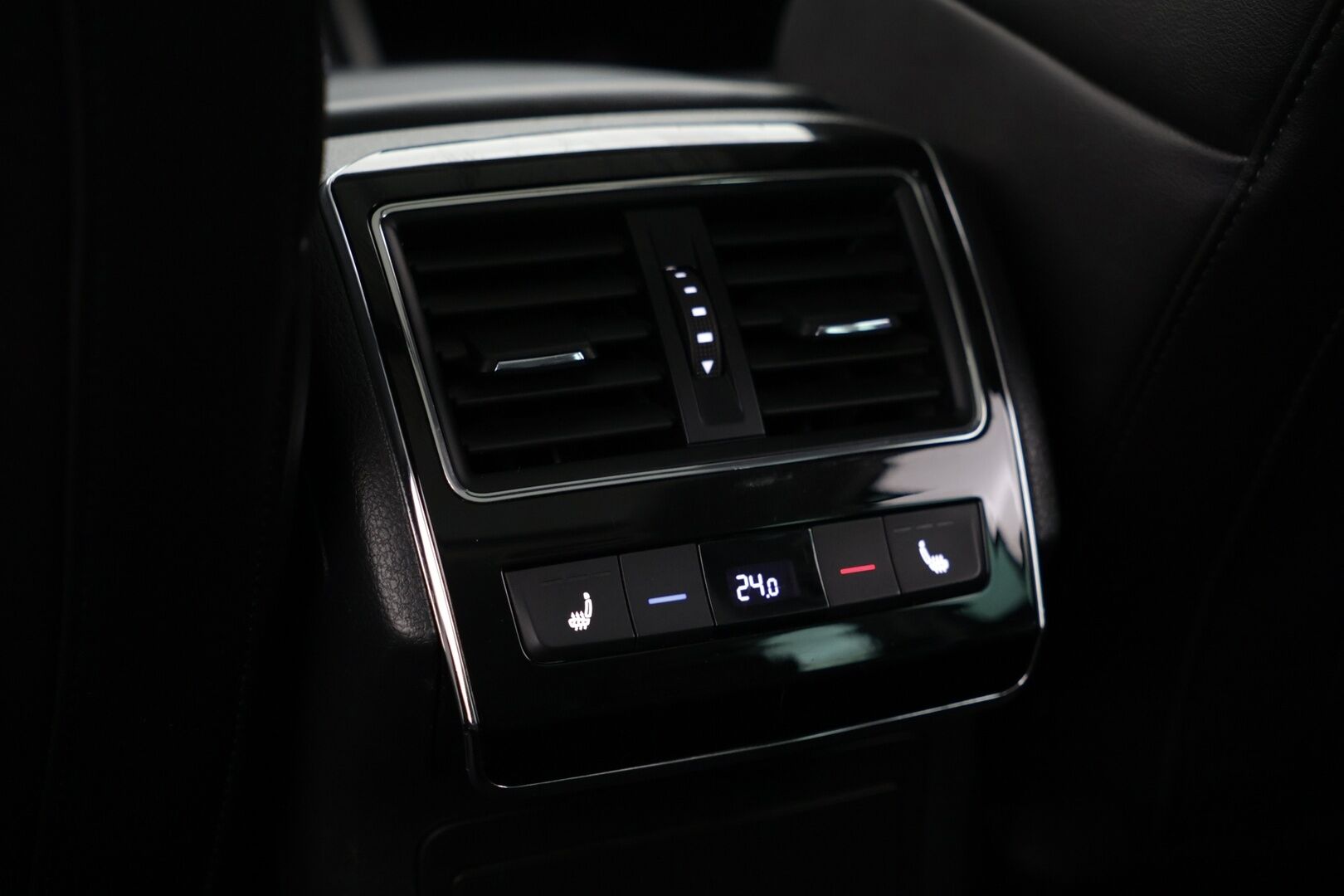 Skoda Superb 2019 Combi 2,0 TDI 190 4x4 L&K BusinessLine / Webasto / ACC / Neliveto! / - Siisti! / Webasto! / Juuri leimattu! / 