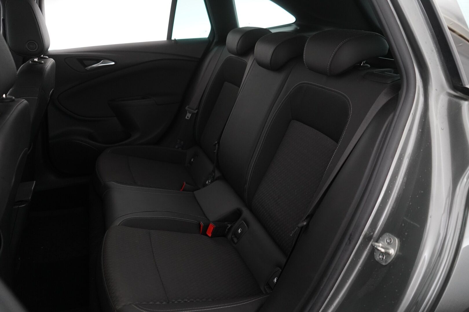 Opel Astra 2019 Sports Tourer Innovation Plus 150 Turbo A *ACC / Sportti penkit / Lohko / Koukku / S.kontti* - Seuraava katsastus 22.2.2027 / Täydellinen huoltokirja, viimeisin 02.2025 / Kahdet renkaat alumiinivantein