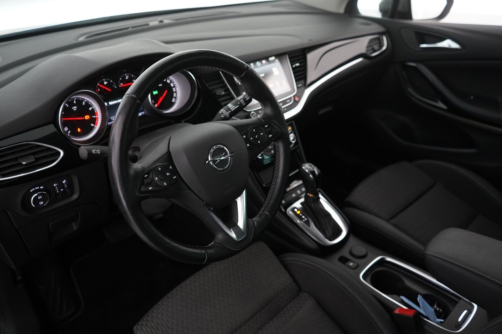 Opel Astra 2019 Sports Tourer Innovation Plus 150 Turbo A *ACC / Sportti penkit / Lohko / Koukku / S.kontti* - Seuraava katsastus 22.2.2027 / Täydellinen huoltokirja, viimeisin 02.2025 / Kahdet renkaat alumiinivantein