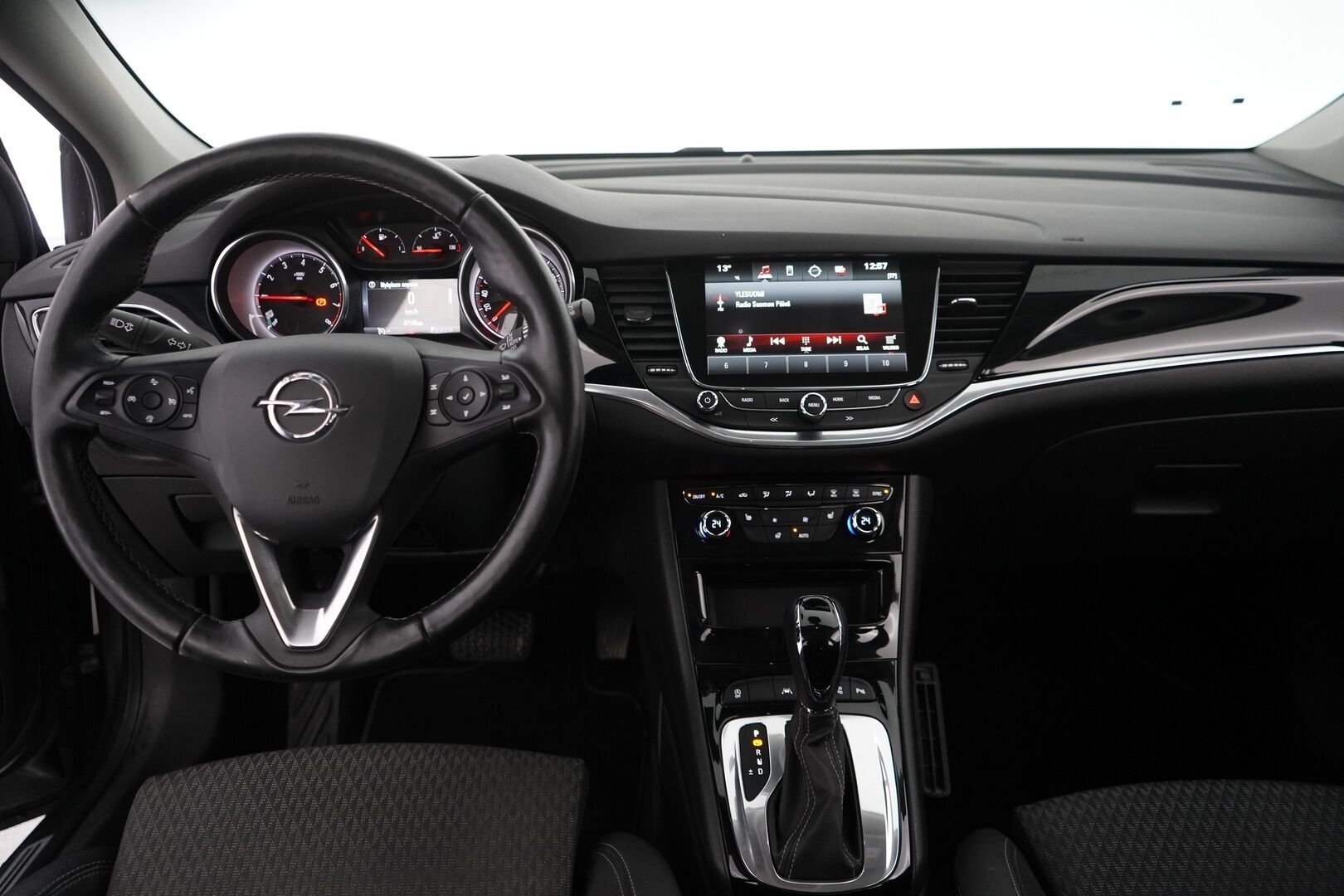 Opel Astra 2019 Sports Tourer Innovation Plus 150 Turbo A *ACC / Sportti penkit / Lohko / Koukku / S.kontti* - Seuraava katsastus 22.2.2027 / Täydellinen huoltokirja, viimeisin 02.2025 / Kahdet renkaat alumiinivantein