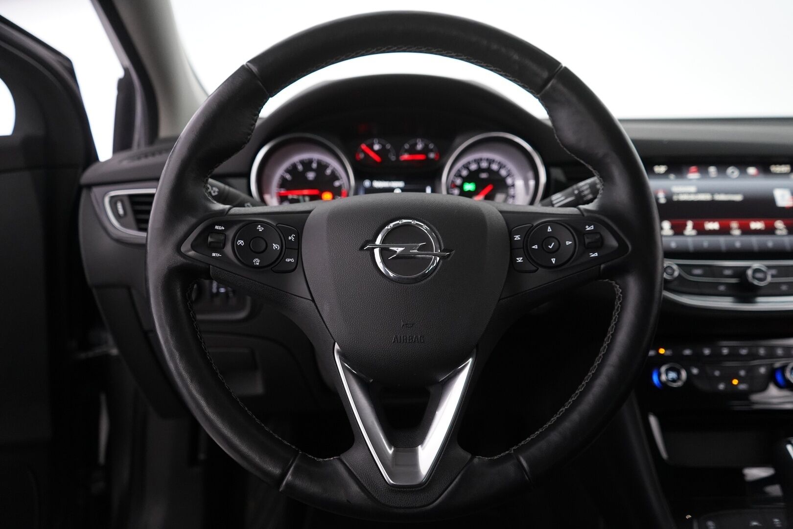 Opel Astra 2019 Sports Tourer Innovation Plus 150 Turbo A *ACC / Sportti penkit / Lohko / Koukku / S.kontti* - Seuraava katsastus 22.2.2027 / Täydellinen huoltokirja, viimeisin 02.2025 / Kahdet renkaat alumiinivantein