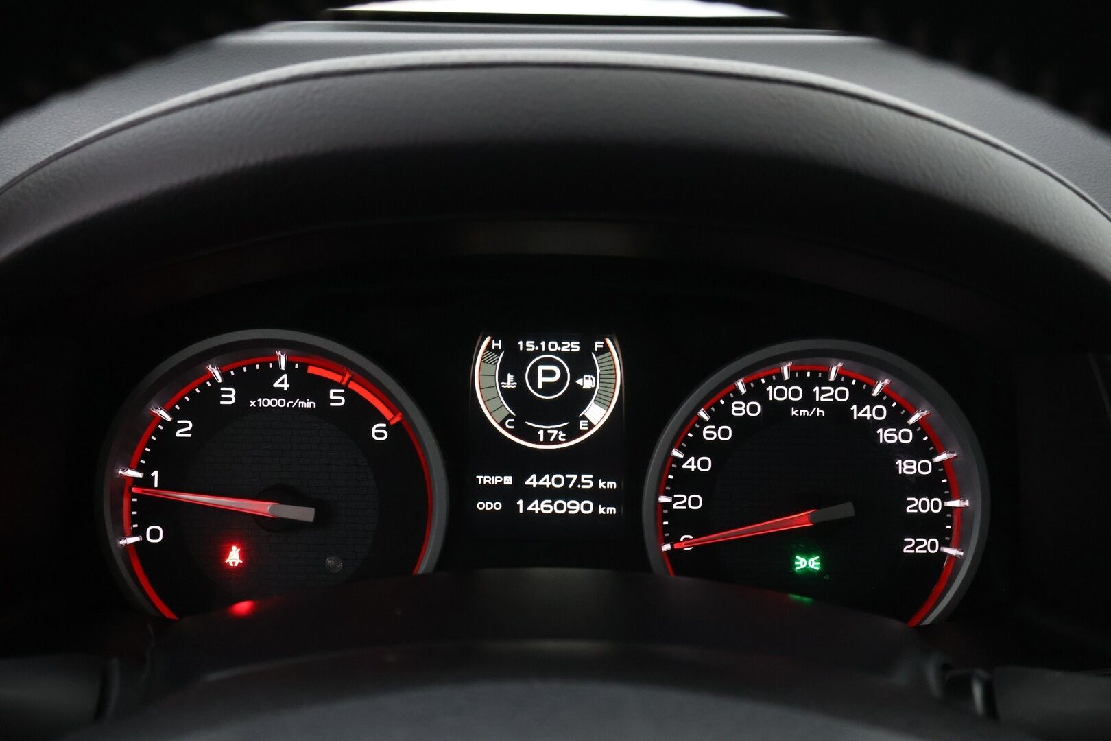 Isuzu D-Max 2019 Space Cab 1,9 TDi 4WD 6AT LS Black Edition * Webasto / Vetokoukku / Peruutuskamera / Astinlaudat / Lohko & Sisäpistoke - 2x Renkaat aluvantein / Suomiauto / Juuri tullut Tampereelle!