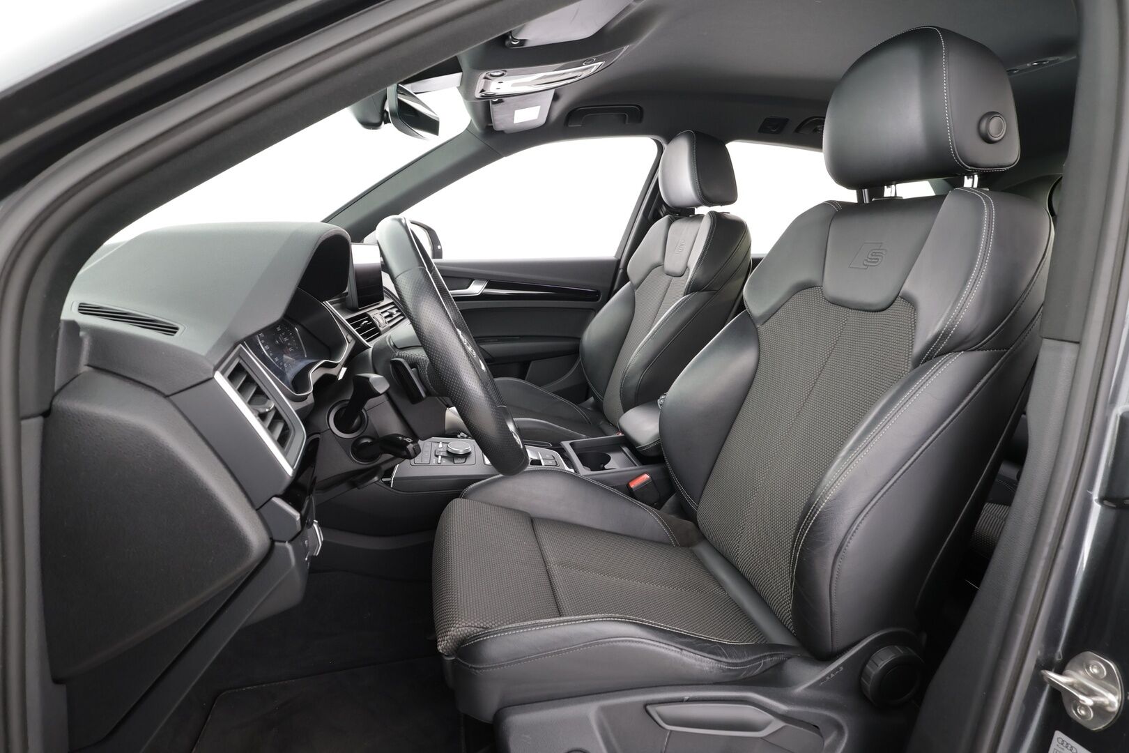 Audi Q5 2019 Business Sport 35 TDI 120 kW quattro S tronic * Vakkari / webasto / koukku / P.kamera / Sporttipenkit / LED * - Suomi-auto / Kahdet Renkaat - HULLUT AVAJAISHULINAT KORKOTARJOUS 3,29 %