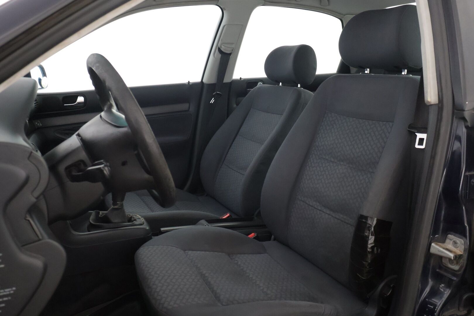 Audi A4 1996 Avant 1,6 5d *YritysOutlet - Myydään vain yrityksille - YritysOutlet - Myydään vain yrityksille* - Juuri katsastetu / 2x Renkailla