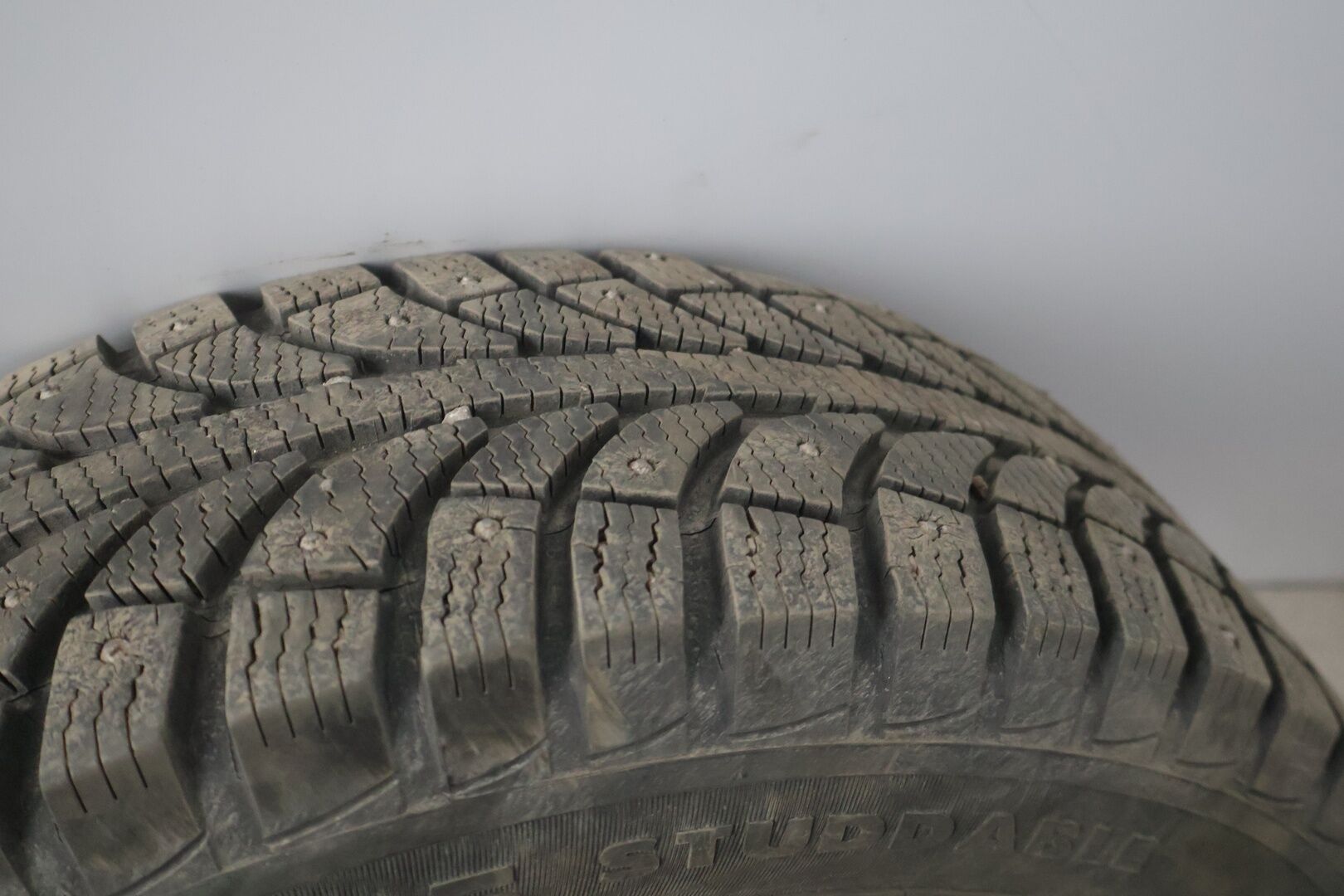 Audi A4 1996 Avant 1,6 5d *YritysOutlet - Myydään vain yrityksille - YritysOutlet - Myydään vain yrityksille* - Juuri katsastetu / 2x Renkailla