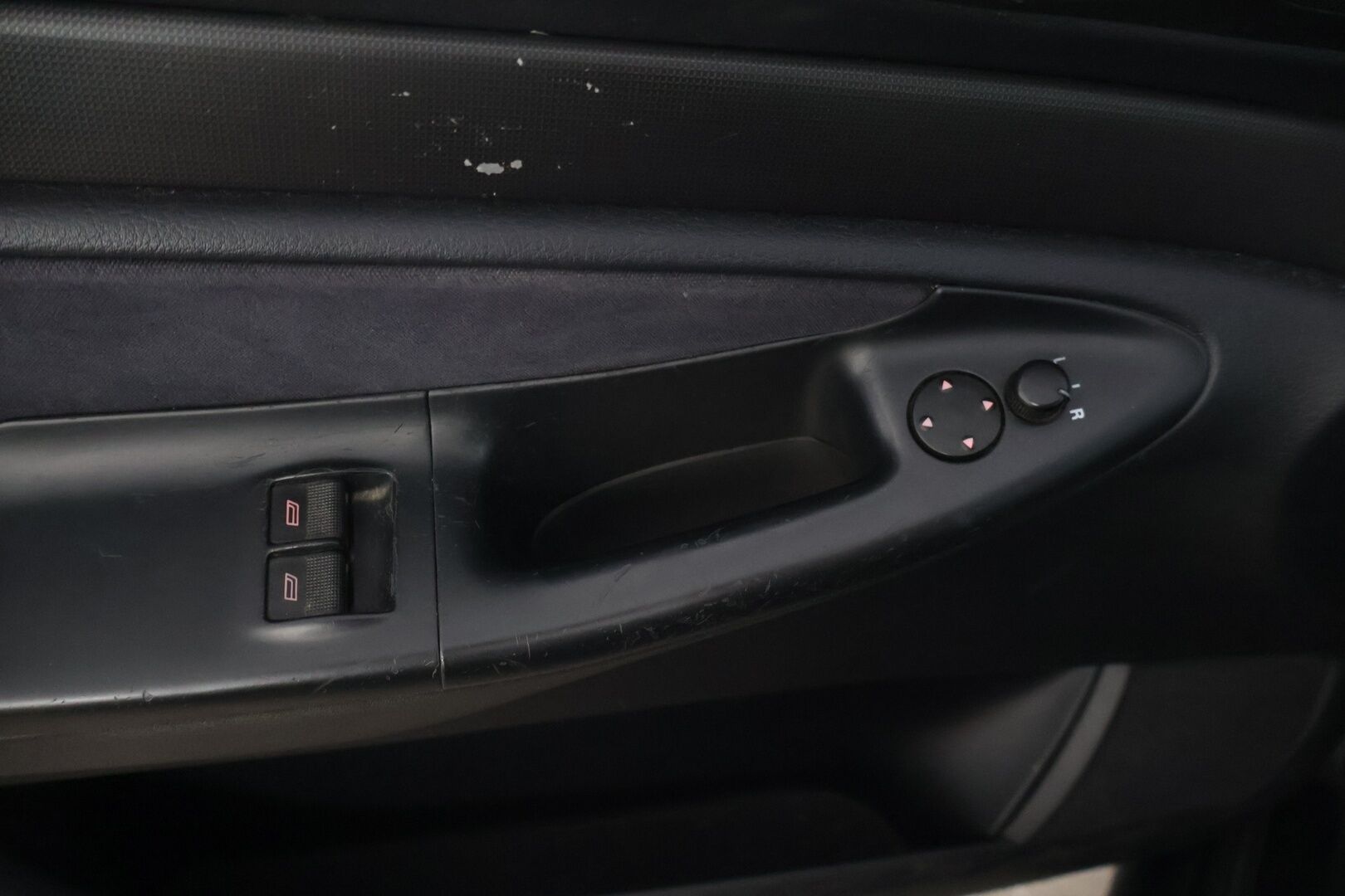 Audi A4 1996 Avant 1,6 5d *YritysOutlet - Myydään vain yrityksille - YritysOutlet - Myydään vain yrityksille* - Juuri katsastetu / 2x Renkailla