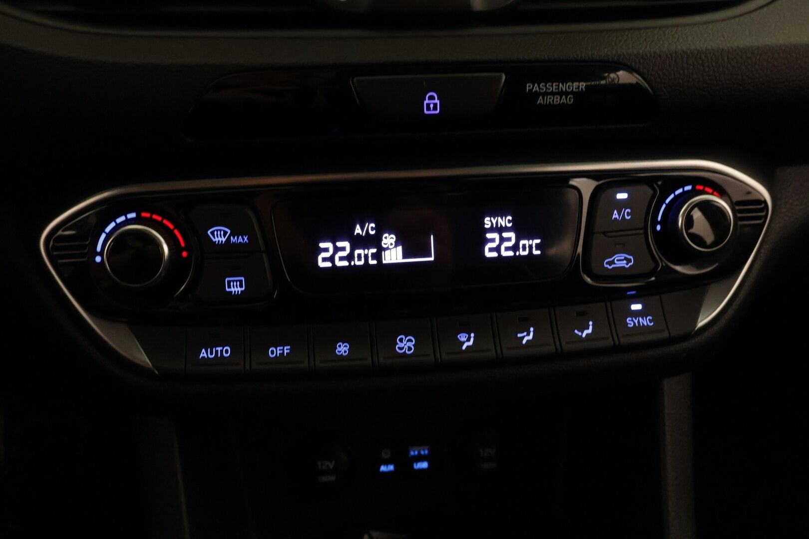 Hyundai i30 Wagon 2019 1,4 T-GDI 140 hv 7-DCT-aut Comfort - Vakkari | P.kamera | Keyless | Lohko | Merkkihuollettu! |