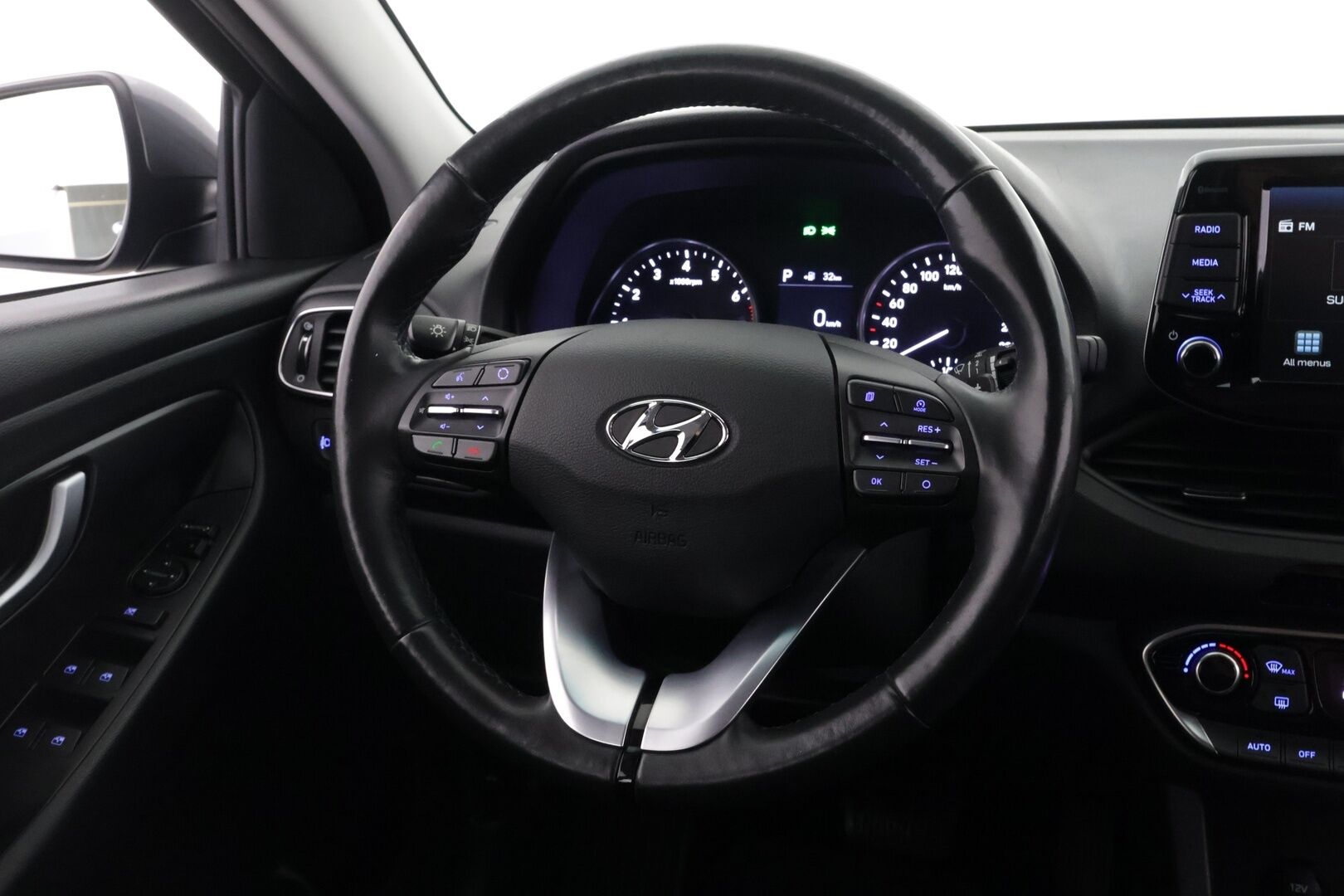 Hyundai i30 Wagon 2019 1,4 T-GDI 140 hv 7-DCT-aut Comfort - Vakkari | P.kamera | Keyless | Lohko | Merkkihuollettu! |