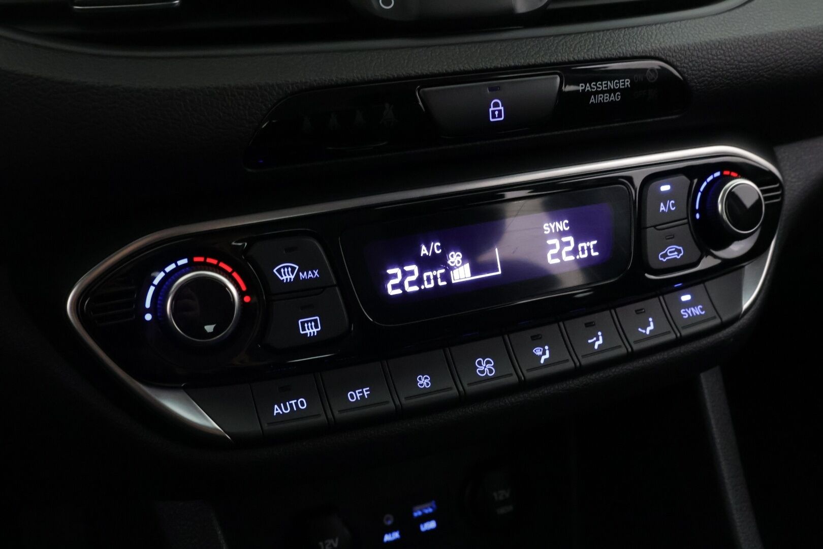 Hyundai i30 Wagon 2019 1,4 T-GDI 140 hv 7-DCT-aut Comfort - Vakkari | P.kamera | Keyless | Lohko | Merkkihuollettu! |