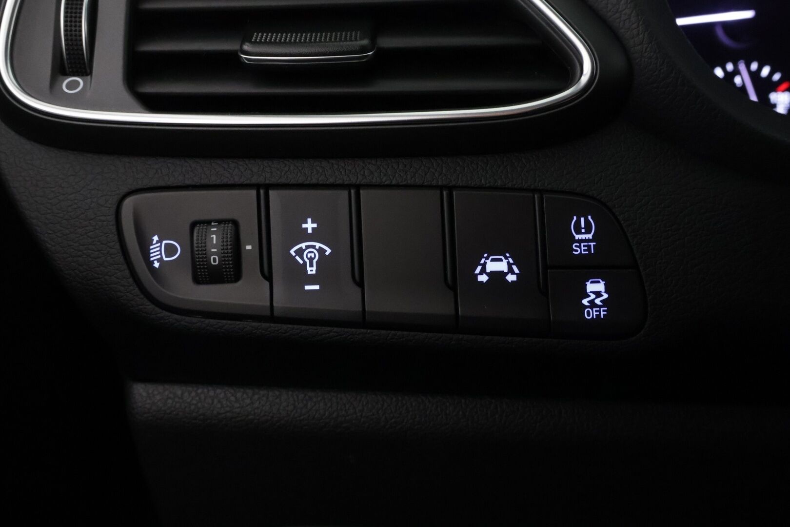 Hyundai i30 Wagon 2019 1,4 T-GDI 140 hv 7-DCT-aut Comfort - Vakkari | P.kamera | Keyless | Lohko | Merkkihuollettu! |