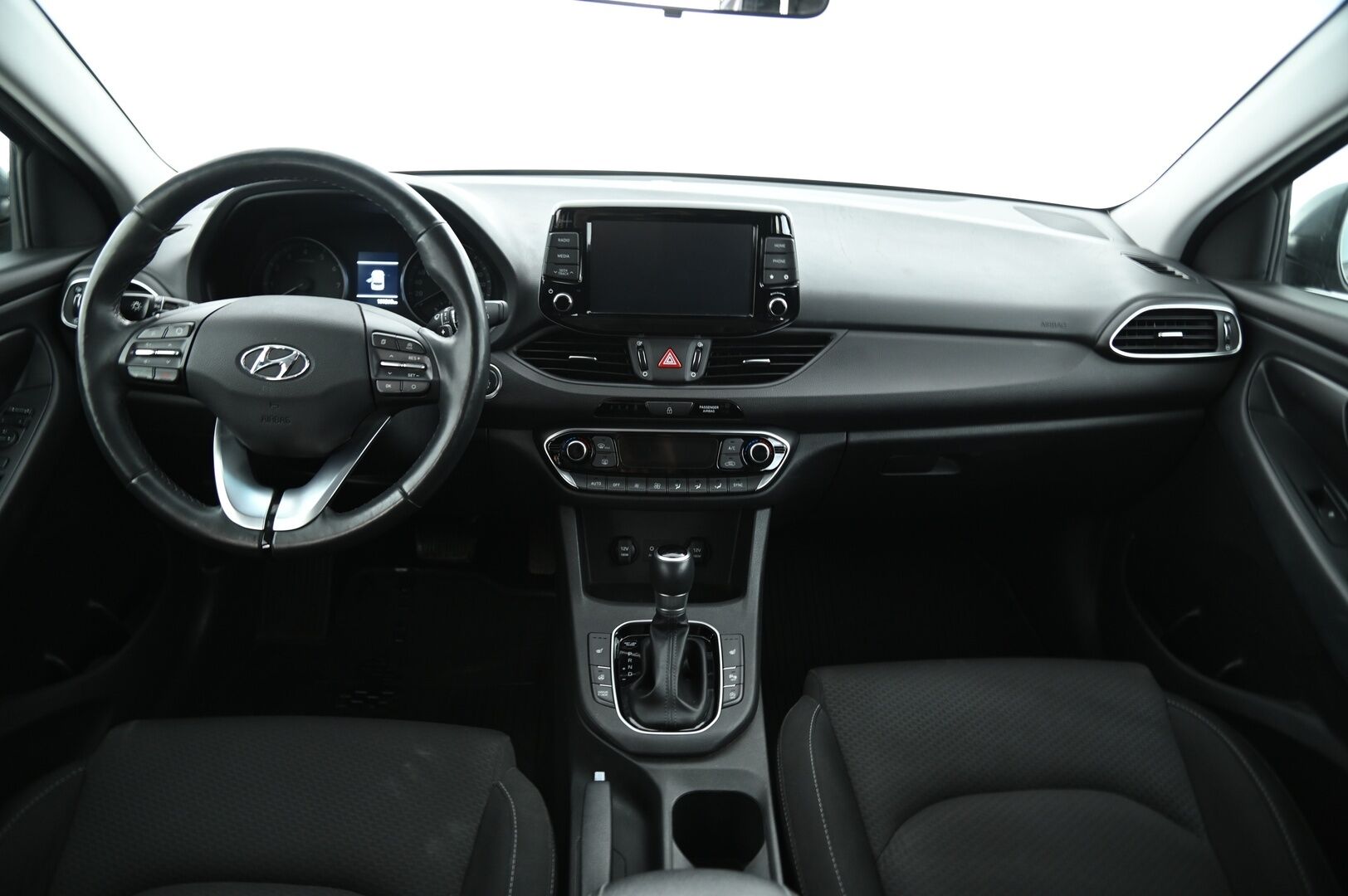 Hyundai i30 Wagon 2019 1,4 T-GDI 140 hv 7-DCT-aut Comfort - Vakkari / P.kamera / Keyless / Lohko / Merkkihuollettu!