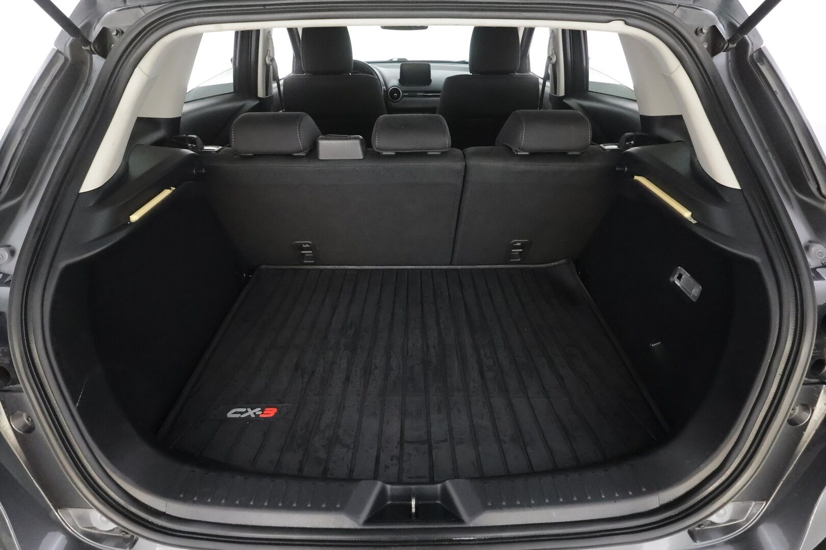 Mazda CX-3 2019 2,0 (120 hv) SKYACTIV-G Premium Plus Business 6AT GC2Y - | Sisätilanlämmitin | LED | P.Kamera | Vakkari | Kaistavahti | Katveavustin | Navi | Bluetooth | Merkkihuollot | Kahdet renkaat aluvanteilla | 