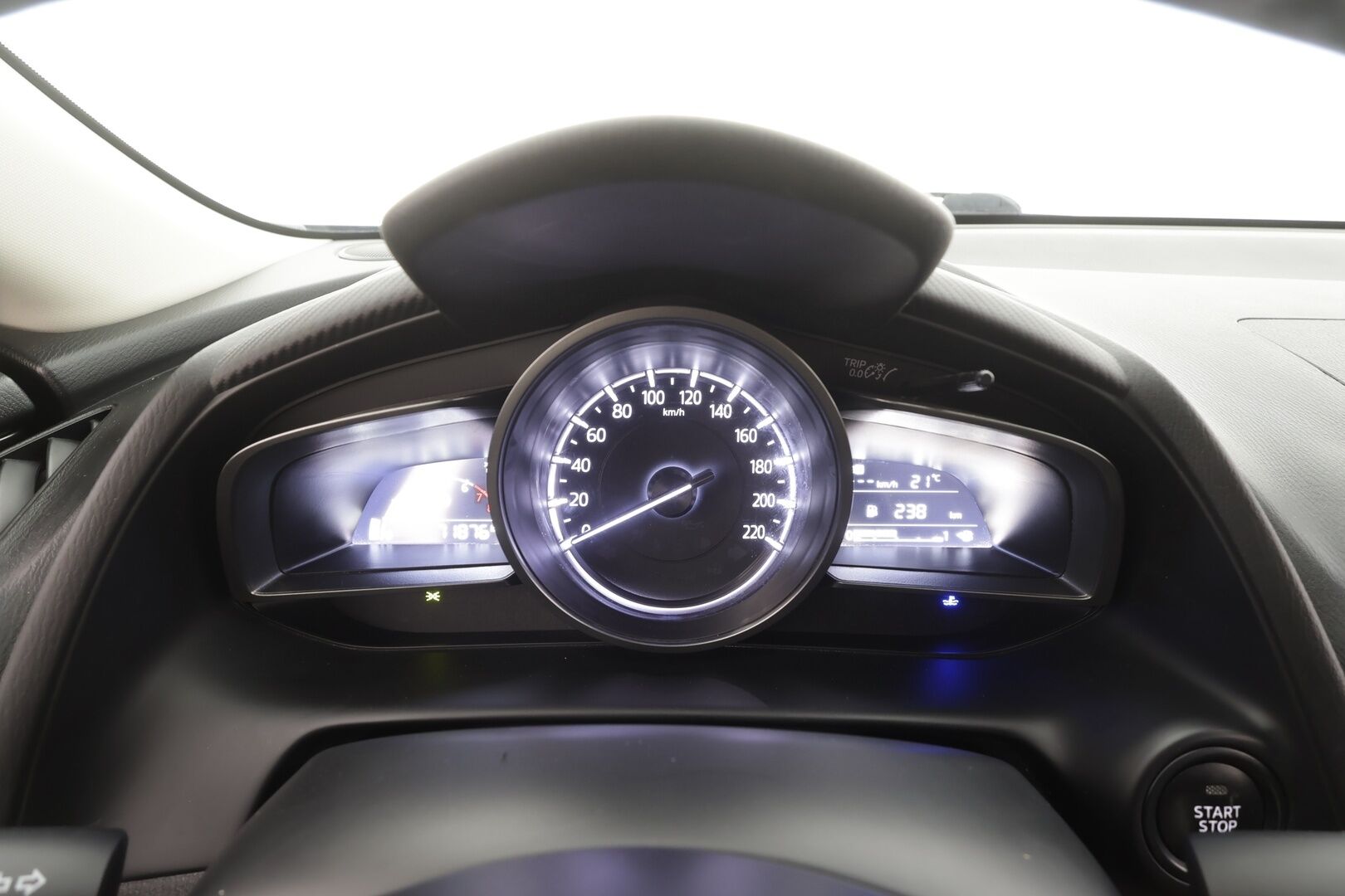Mazda CX-3 2019 2,0 (120 hv) SKYACTIV-G Premium Plus Business 6AT GC2Y - | Sisätilanlämmitin | LED | P.Kamera | Vakkari | Kaistavahti | Katveavustin | Navi | Bluetooth | Merkkihuollot | Kahdet renkaat aluvanteilla | 