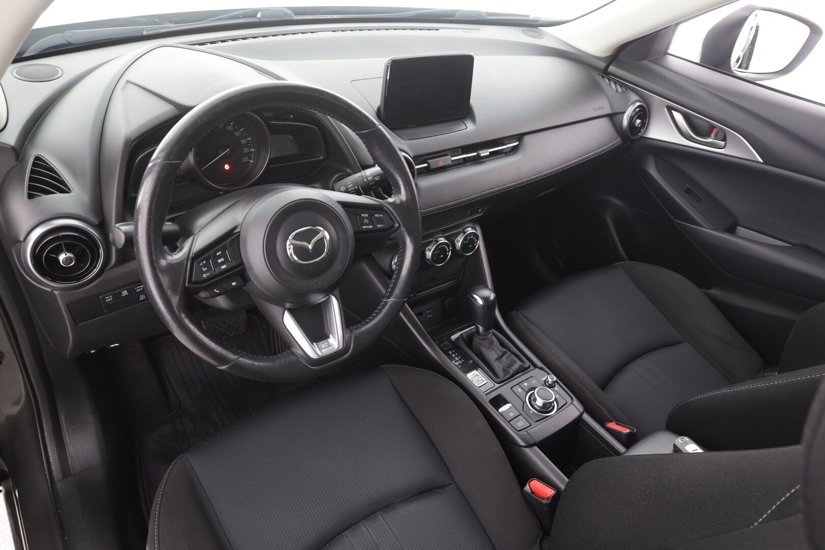 Mazda CX-3 2019 2,0 (120 hv) SKYACTIV-G Premium Plus Business 6AT GC2Y - | Sisätilanlämmitin | LED | P.Kamera | Vakkari | Kaistavahti | Katveavustin | Navi | Bluetooth | Merkkihuollot | Kahdet renkaat aluvanteilla | 