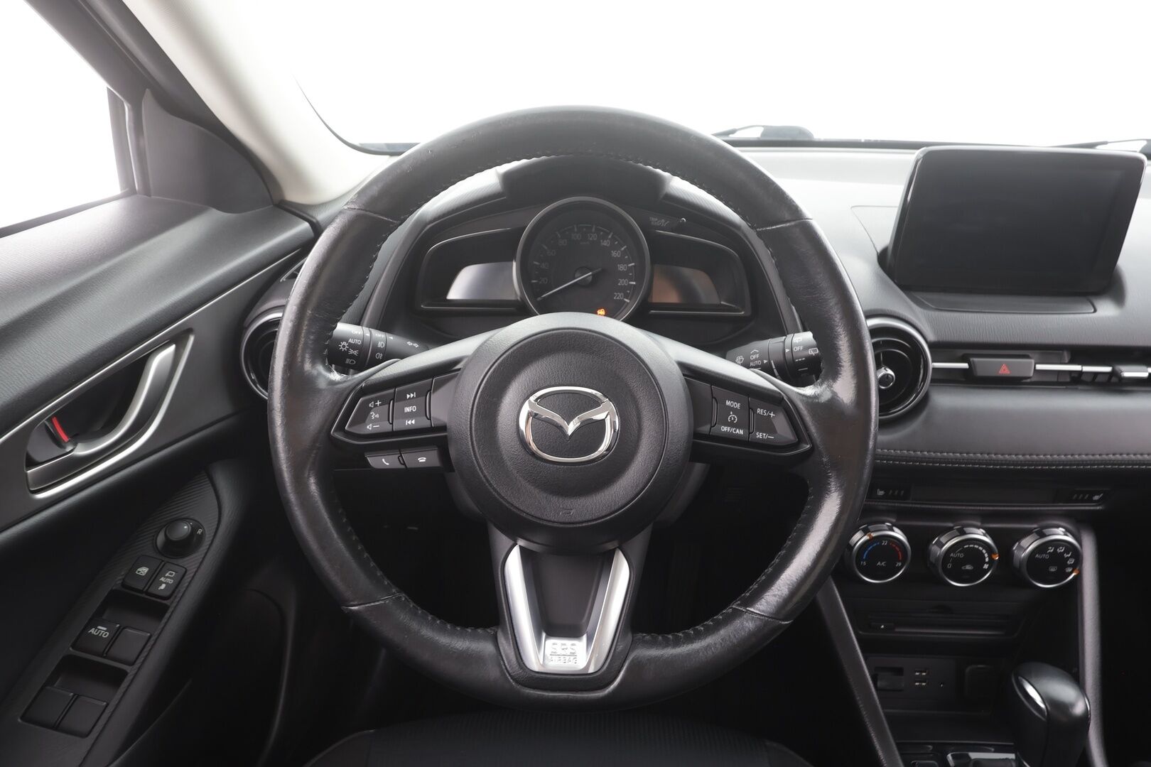 Mazda CX-3 2019 2,0 (120 hv) SKYACTIV-G Premium Plus Business 6AT GC2Y - | Sisätilanlämmitin | LED | P.Kamera | Vakkari | Kaistavahti | Katveavustin | Navi | Bluetooth | Merkkihuollot | Kahdet renkaat aluvanteilla | 