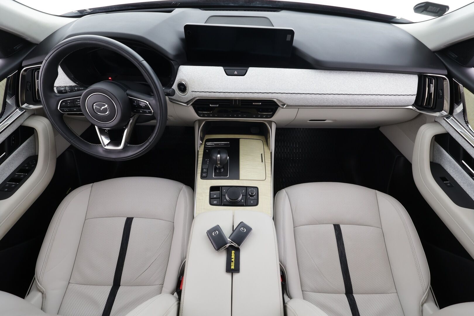 Mazda CX-60 2023 2.5 PHEV 8AT AWD Takumi * ACC / HUD / 360° / Koukku / Muistipenkki / Ilmastoidut nahat / Bose * - Akku kuntotarkastettu / Suomi-auto / Kahdet renkaat aluvanteilla / Merkkihuollettu