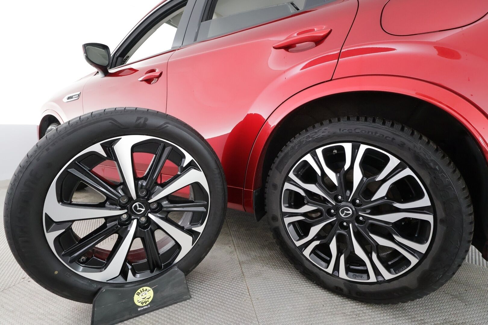 Mazda CX-60 2023 2.5 PHEV 8AT AWD Takumi * ACC / HUD / 360° / Koukku / Muistipenkki / Ilmastoidut nahat / Bose * - Akku kuntotarkastettu / Suomi-auto / Kahdet renkaat aluvanteilla / Merkkihuollettu