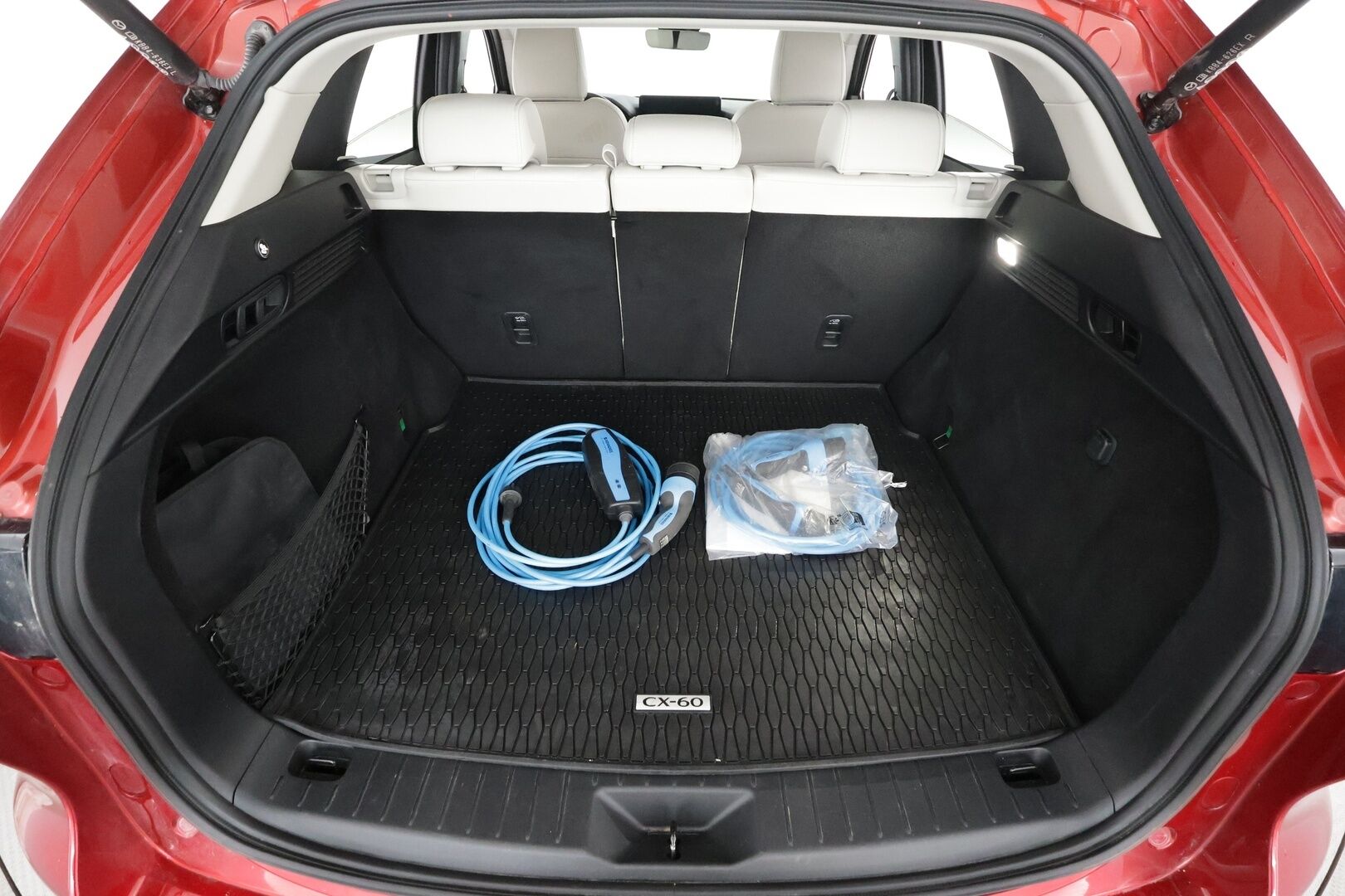 Mazda CX-60 2023 2.5 PHEV 8AT AWD Takumi * ACC / HUD / 360° / Koukku / Muistipenkki / Ilmastoidut nahat / Bose * - Akku kuntotarkastettu / Suomi-auto / Kahdet renkaat aluvanteilla / Merkkihuollettu