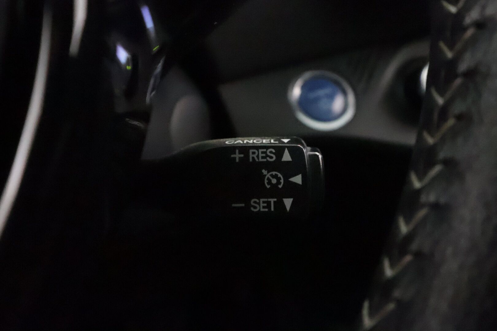 Toyota Yaris 2019 1,5 Hybrid Premium 5ov - | Lasikatto | P.Kamera | Sisätilanlämmitin | Vakkari | Kaistavahti | Navi | Keyless | Merkkihuollot | Kahdet renkaat | Suomi-auto | 