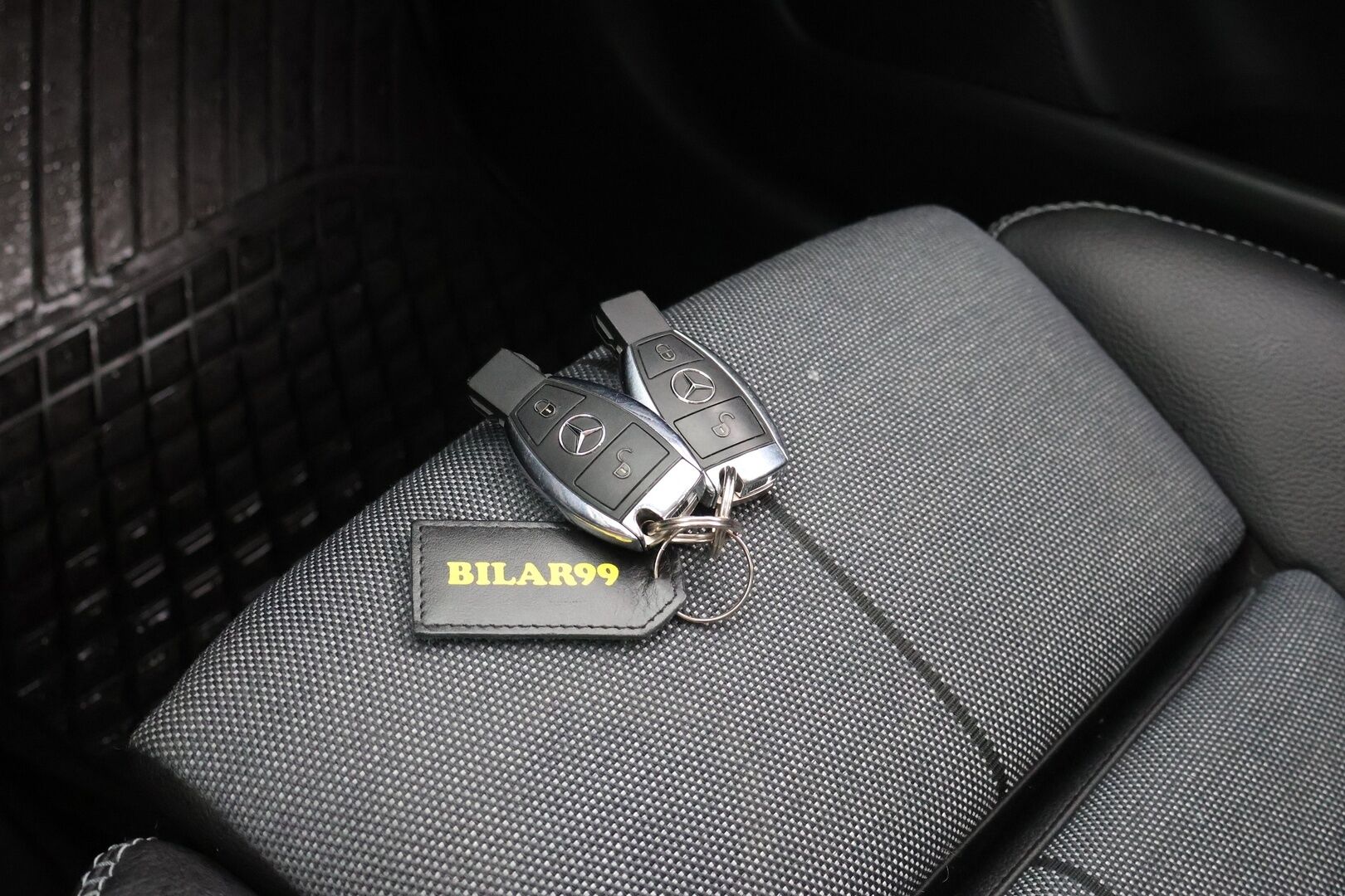 Mercedes-Benz GLA 2019 180 A Edition One - Suomi-auto | Vakkari | LED | P-kamera | Lohkolämmitin | 2x renkaat | Huoltokirja 