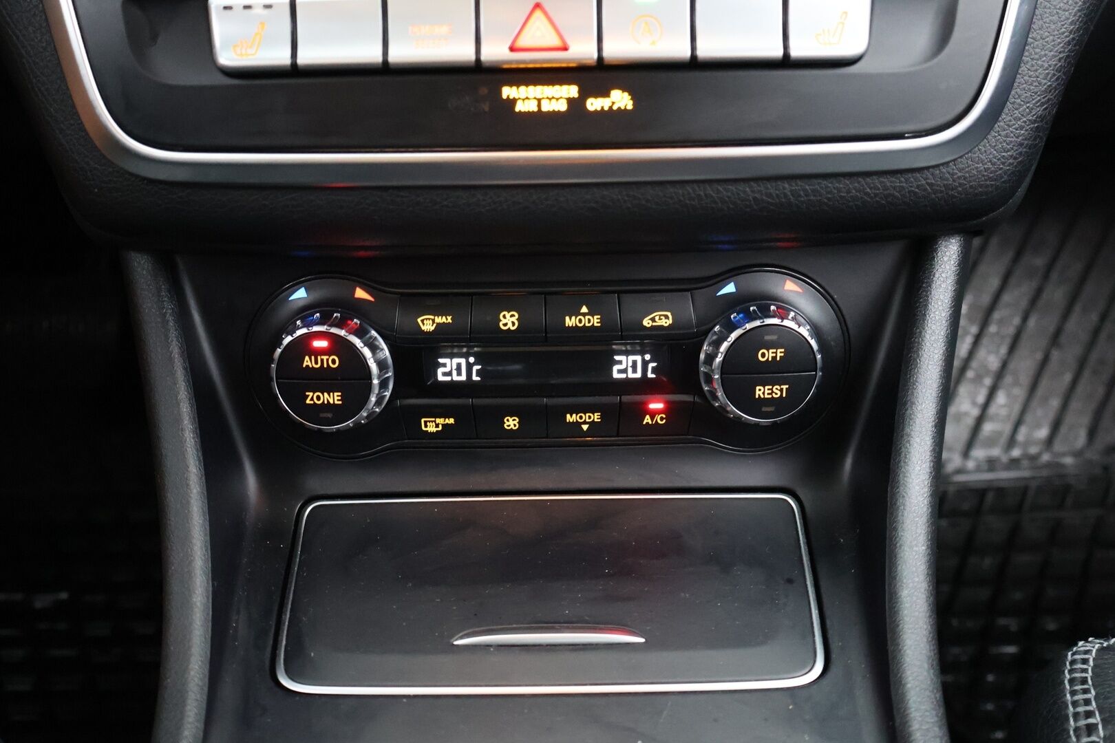Mercedes-Benz GLA 2019 180 A Edition One - Suomi-auto | Vakkari | LED | P-kamera | Lohkolämmitin | 2x renkaat | Huoltokirja 