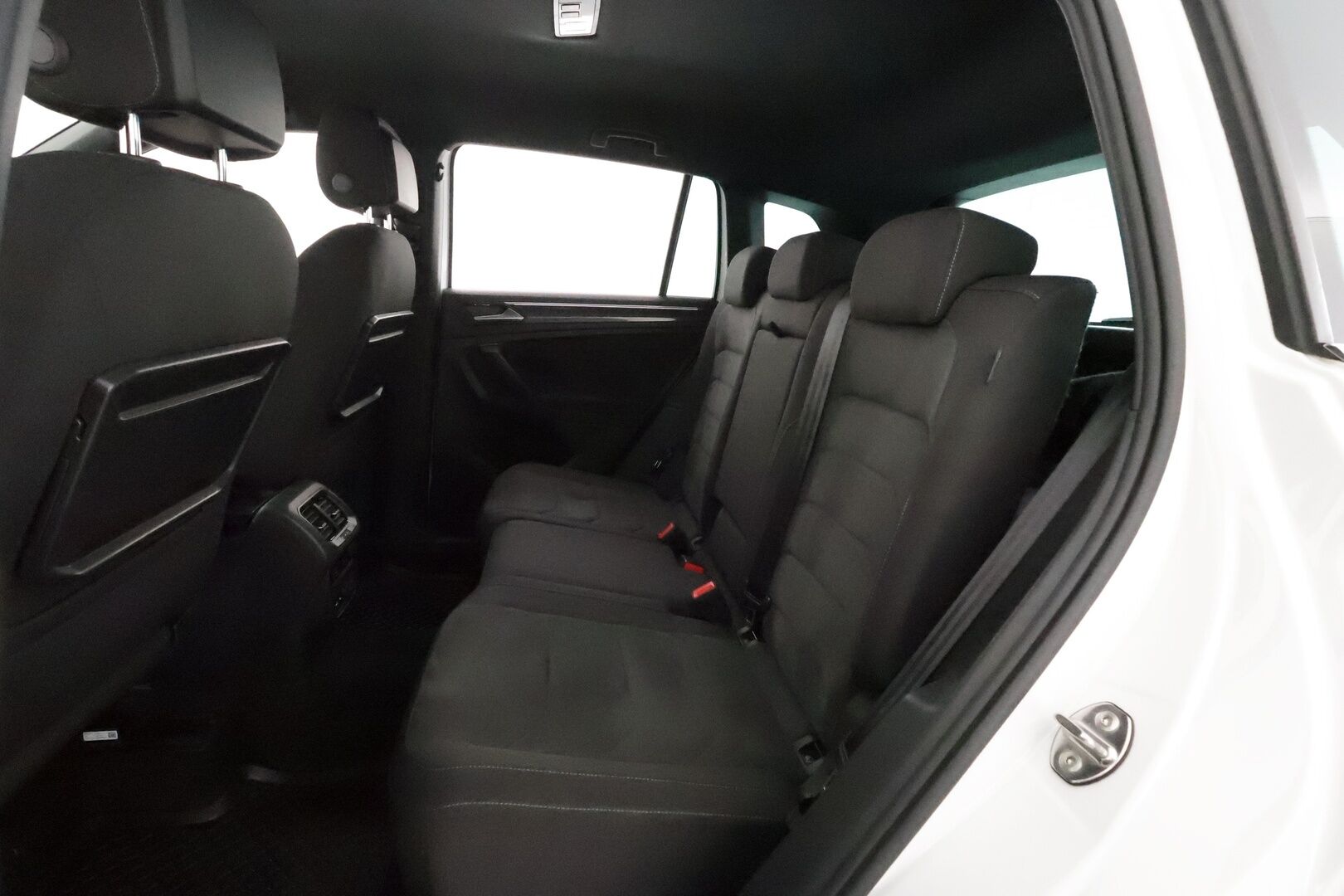 Volkswagen Tiguan 2019 Comfortline 1,5 TSI EVO 110 kW DSG **Webasto / Adapt.Vakkari / Adapt.LED / P.Tutkat / DYNAudio / Hierovat Sportpenkit** - Suomi-auto / Kahdet Renkaat