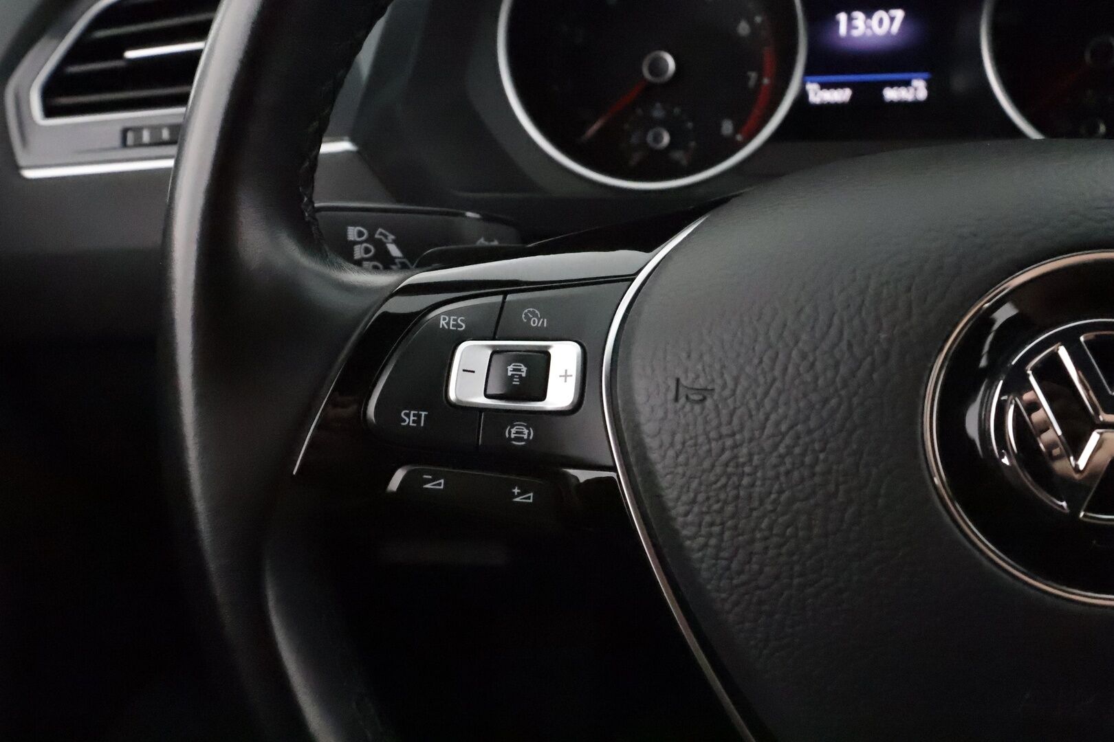 Volkswagen Tiguan 2019 Comfortline 1,5 TSI EVO 110 kW DSG **Webasto / Adapt.Vakkari / Adapt.LED / P.Tutkat / DYNAudio / Hierovat Sportpenkit** - Suomi-auto / Kahdet Renkaat