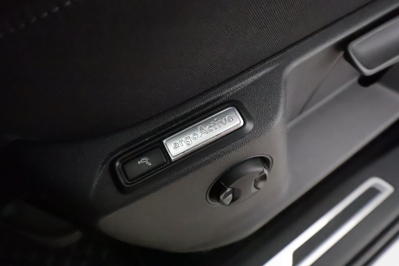 Volkswagen Tiguan 2019 Comfortline 1,5 TSI EVO 110 kW DSG **Webasto / Adapt.Vakkari / Adapt.LED / P.Tutkat / DYNAudio / Hierovat Sportpenkit** - Suomi-auto / Kahdet Renkaat