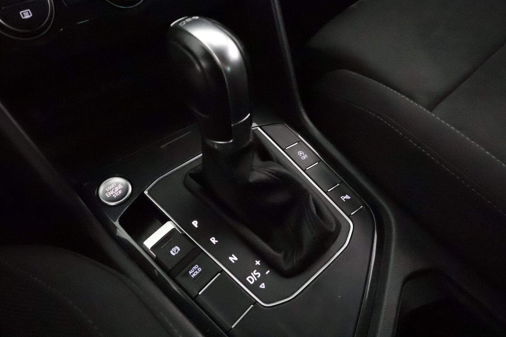Volkswagen Tiguan 2019 Comfortline 1,5 TSI EVO 110 kW DSG **Webasto / Adapt.Vakkari / Adapt.LED / P.Tutkat / DYNAudio / Hierovat Sportpenkit** - Suomi-auto / Kahdet Renkaat
