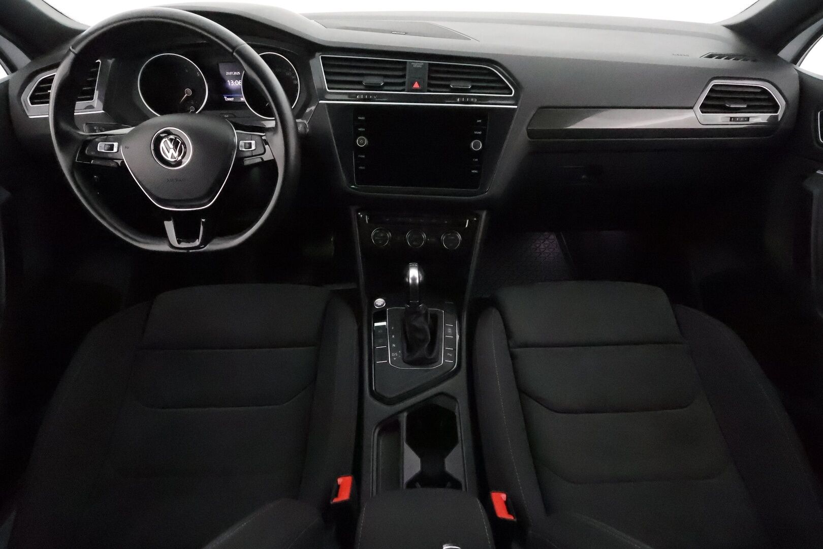 Volkswagen Tiguan 2019 Comfortline 1,5 TSI EVO 110 kW DSG **Webasto / Adapt.Vakkari / Adapt.LED / P.Tutkat / DYNAudio / Hierovat Sportpenkit** - Suomi-auto / Kahdet Renkaat