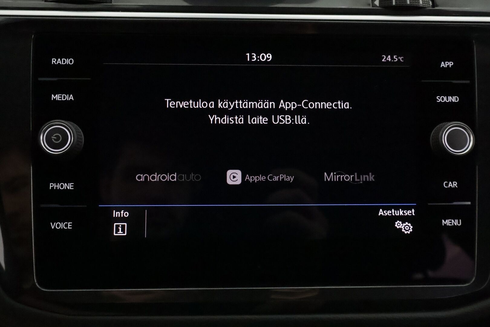 Volkswagen Tiguan 2019 Comfortline 1,5 TSI EVO 110 kW DSG **Webasto / Adapt.Vakkari / Adapt.LED / P.Tutkat / DYNAudio / Hierovat Sportpenkit** - 3,99% KORKOTARJOUS TÄHÄN AUTOON 21.9. ASTI - Suomi-auto / Uudet kesärenkaat / DSG Mechatroniikka uusittu / Jakopää -24 *