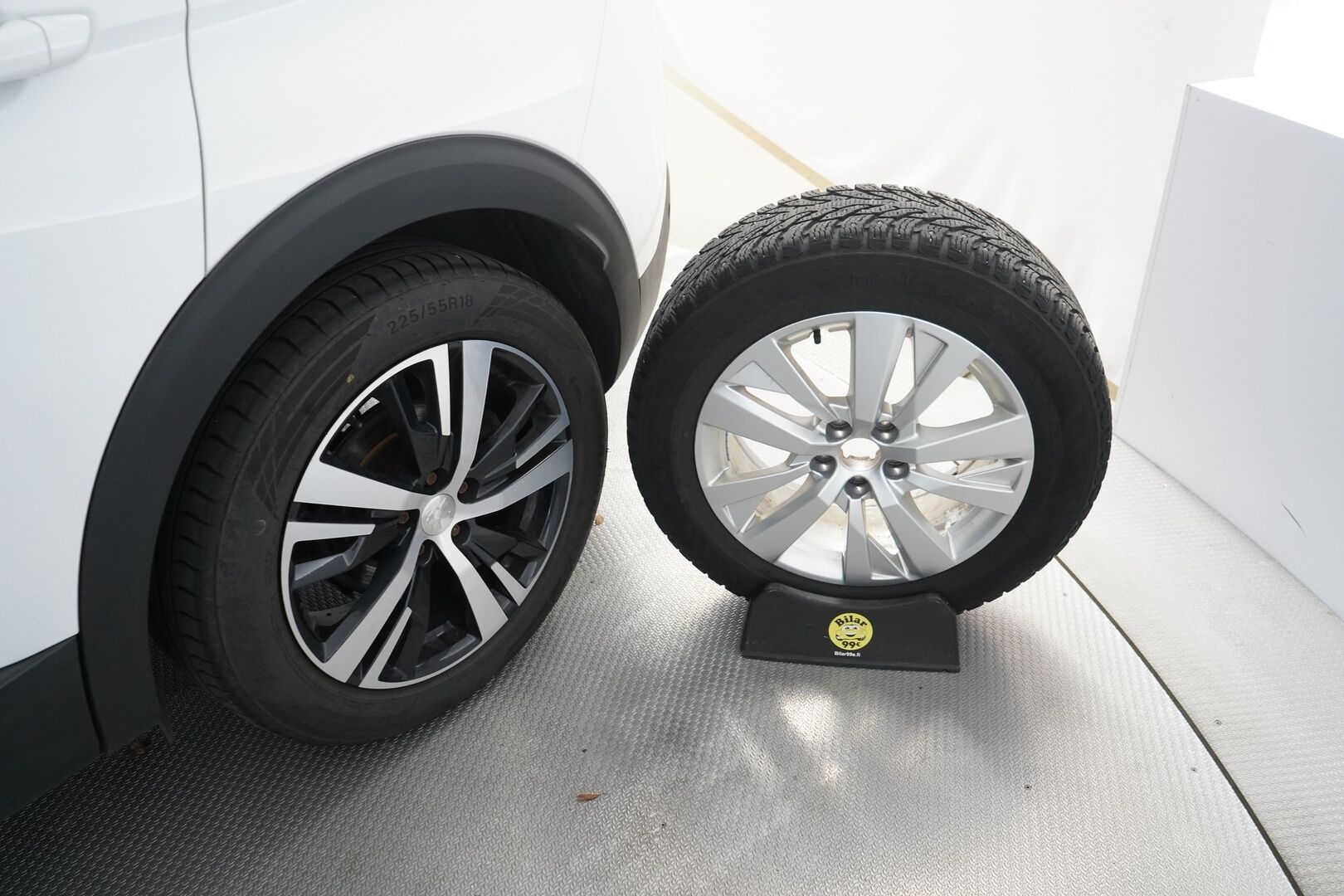 Peugeot 3008 2018 Allure BlueHDi 130 EAT8-automaatti *ACC / Koukku / Lohko+sisä / Tutkat / Puolinahka Sport-penkit muistilla* - Suomi-Auto / Kahdet vanteet / Jakopää tehty 2024 / Viimeisin huolto 177tkm