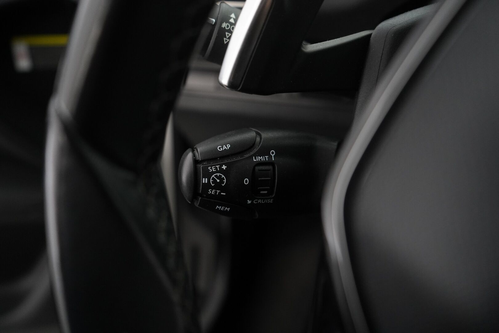 Peugeot 3008 2019 Allure BlueHDi 130 EAT8-automaatti *ACC / Koukku / Lohko+sisä / Tutkat / Puolinahka Sport-penkit muistilla* - KATSO KAMPANJAHINTA! / Suomi-Auto / Kahdet vanteet / Jakopää tehty 2024 / Viimeisin huolto 177tkm - HULLUT BLACKWEEK JATKOT - KORKOTARJOUS 2,49%