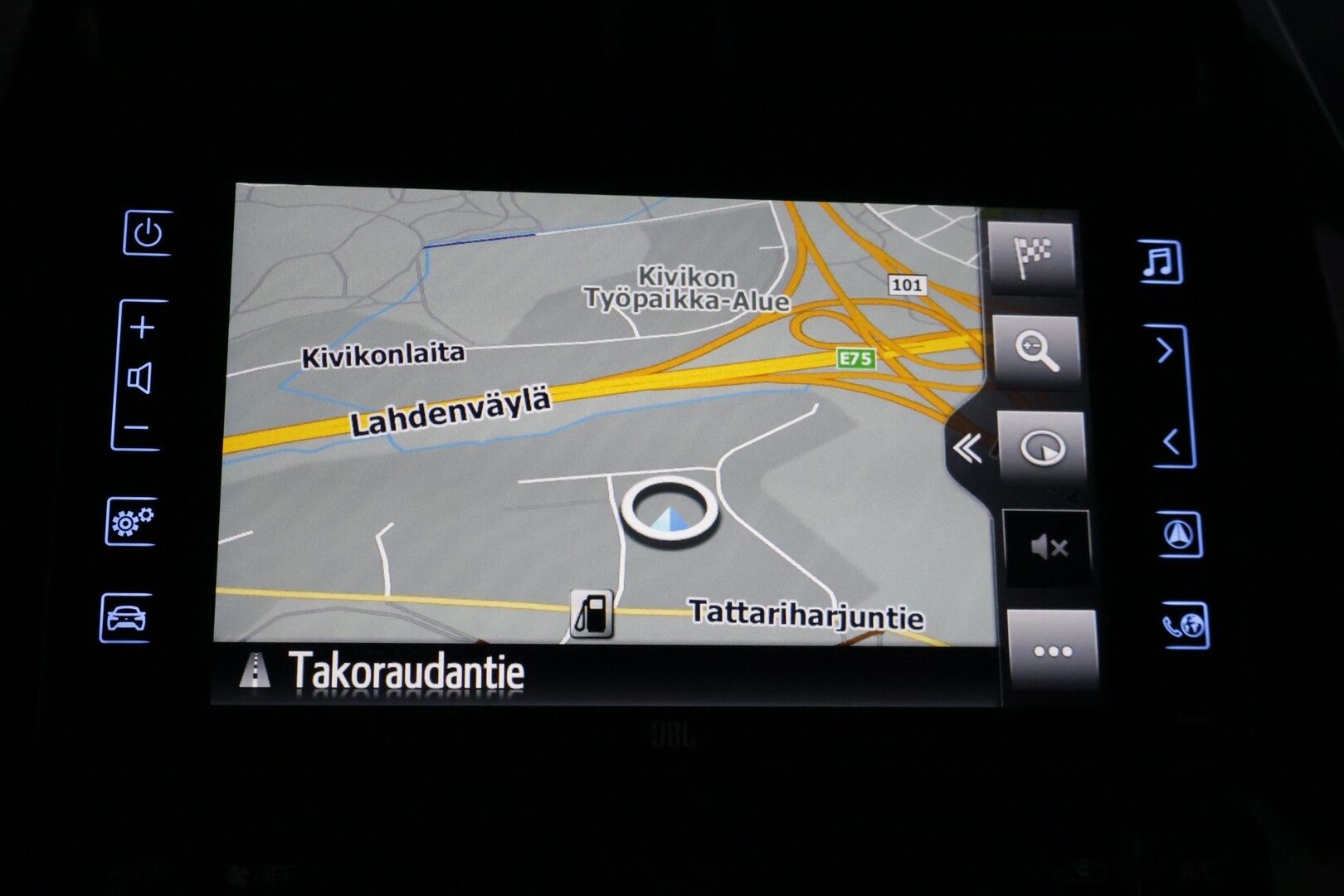 Toyota Prius Plug-in 2019 Prius Plug-in Active * Suomi-auto / ACC / JBL / HUD / ILP / Kessy / P.kamera tutkilla / Bluetooth / Navi * - Hyvin pidetty ja huollettu Suomi-Prius! Kovilla varusteilla ja kaksilla asiallisilla renkailla ja vanteilla * - HULLUT JOULUT KORKOTARJOUS 2,49% 