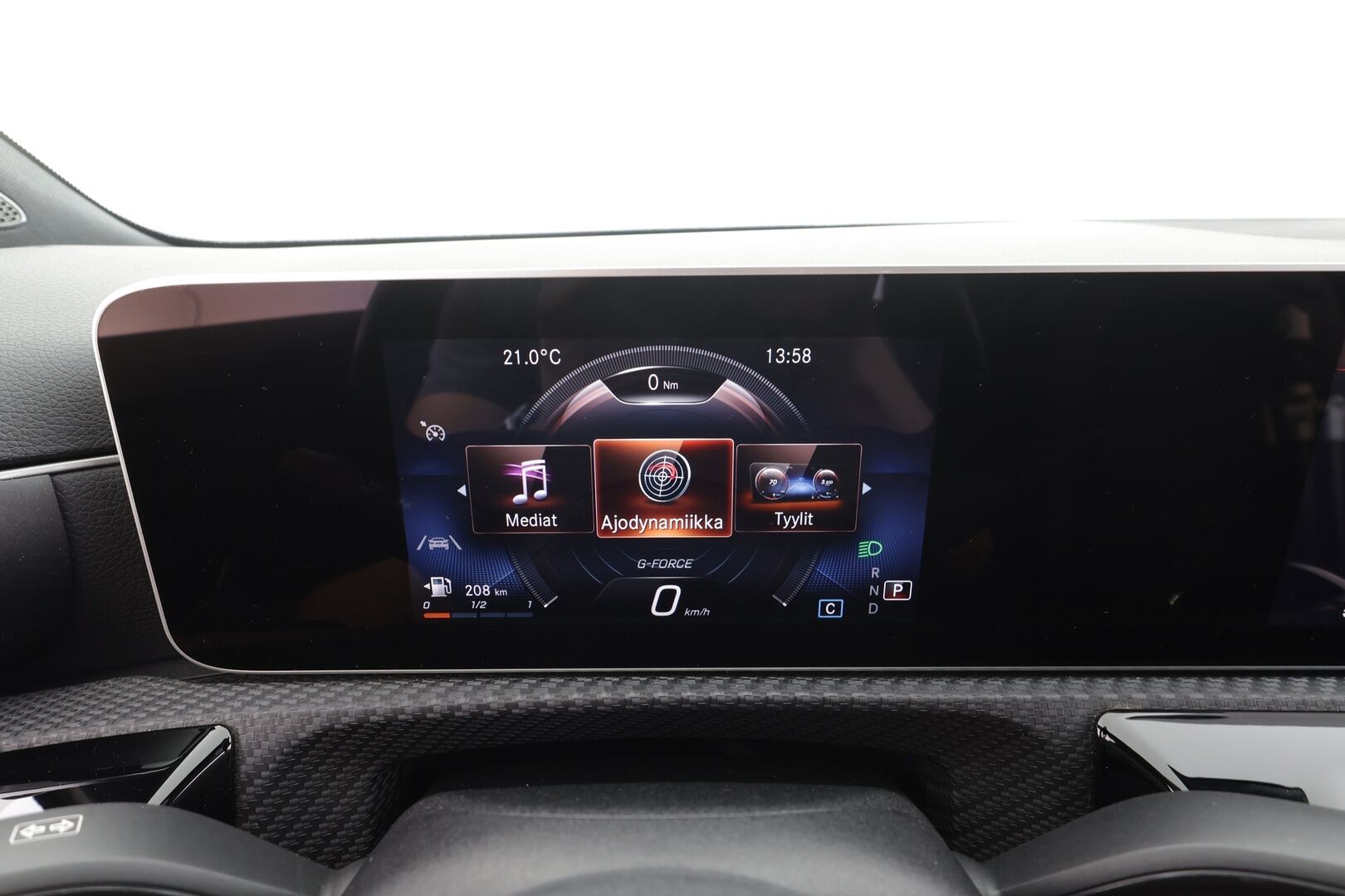 Mercedes-Benz A 2019 200 A Launch Edition Style - | Sporttipenkit | Puolinahat | LED | Iso keskinäyttö | Navi | P.kamera ja tutkat | Lohko+sisälämmitin | Digimittaristo | Merkkihuollot | 2x renkaat aluin |
